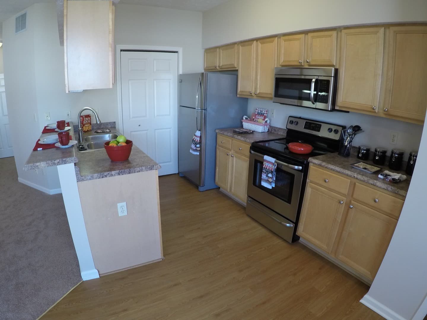 Lafayette Apartment: 500, 505, 506, 511, 512 Portledge Commons Dr.