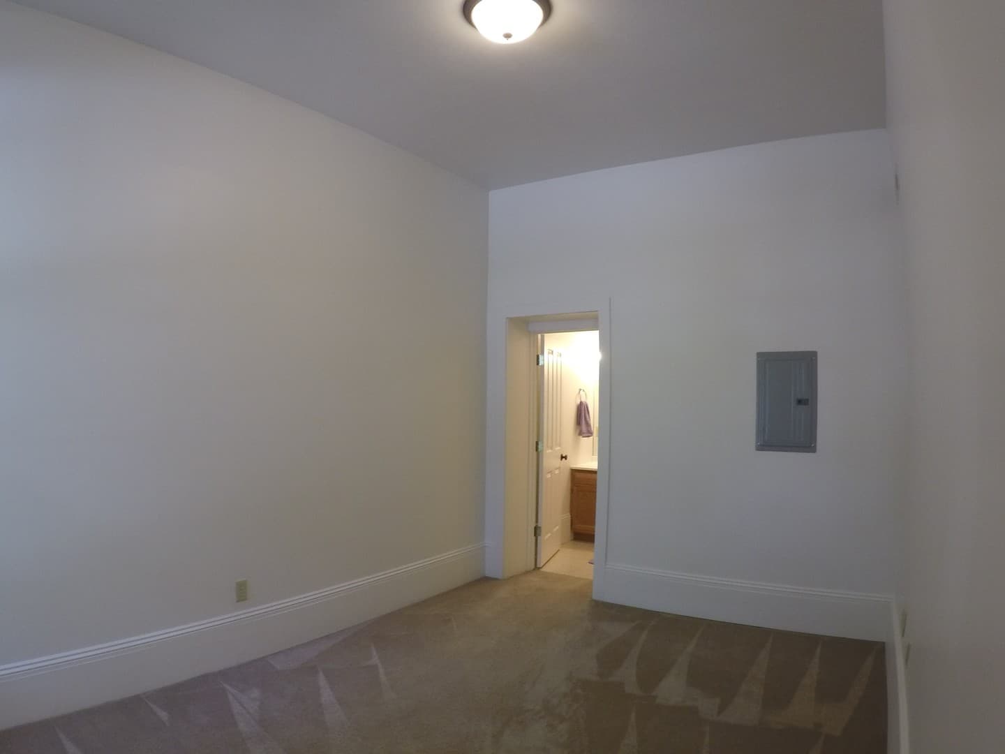 Lafayette Apartment: 220 S. 6th St.