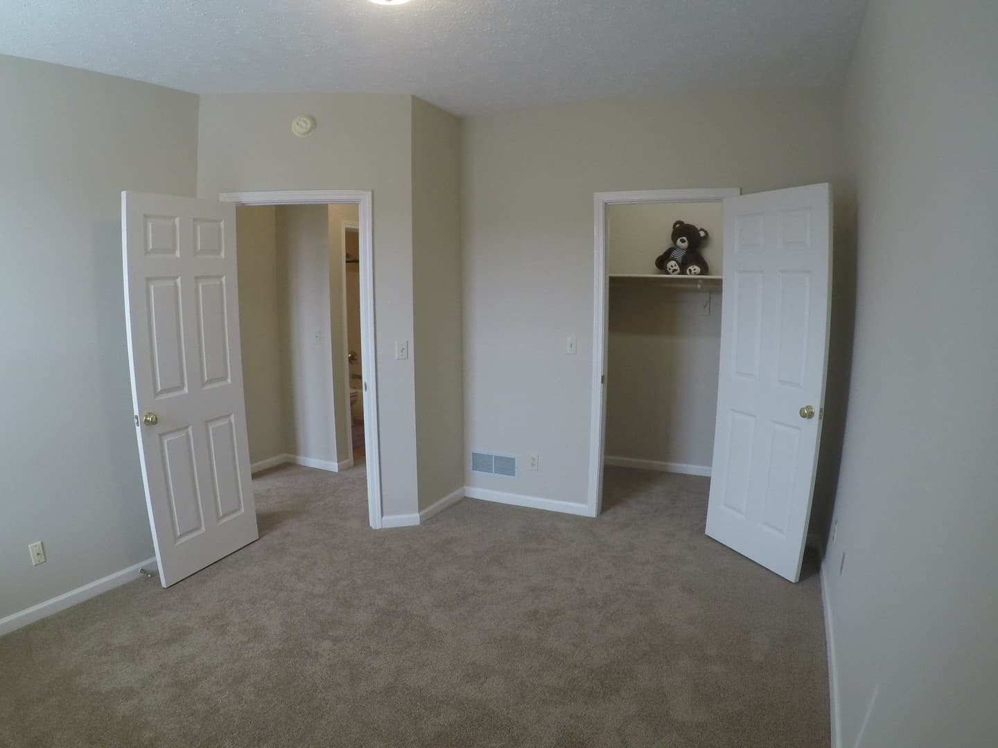 Lafayette Apartment: 500, 505, 506, 511, 512 Portledge Commons Dr.