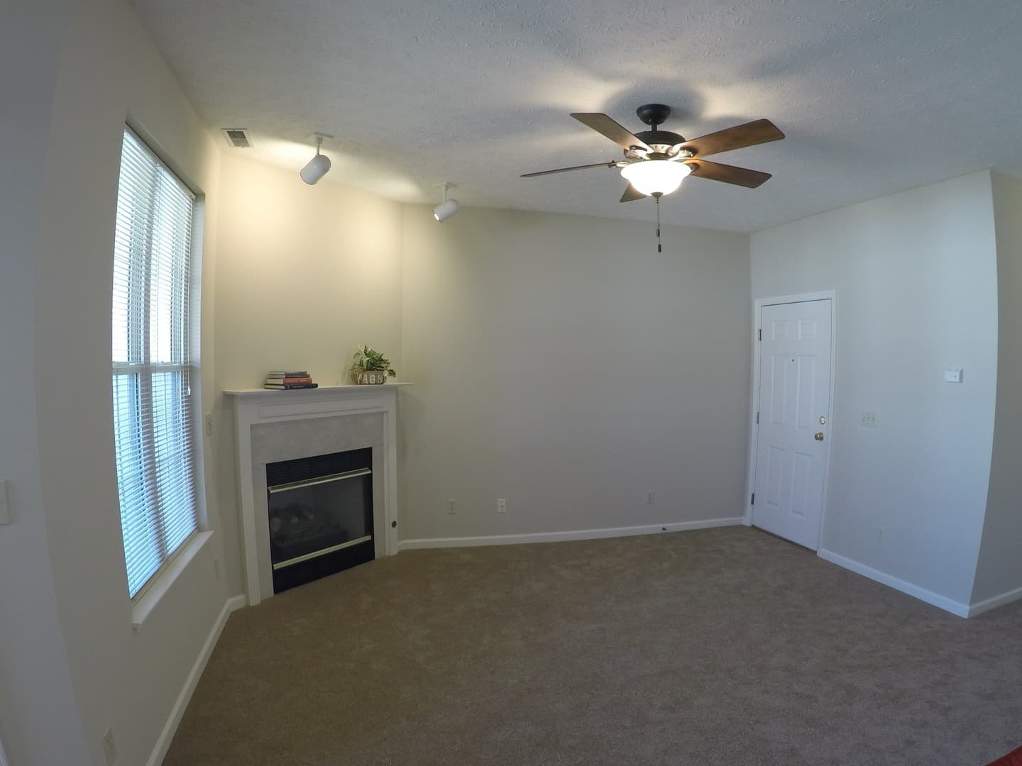 Lafayette Apartment: 500, 505, 506, 511, 512 Portledge Commons Dr.