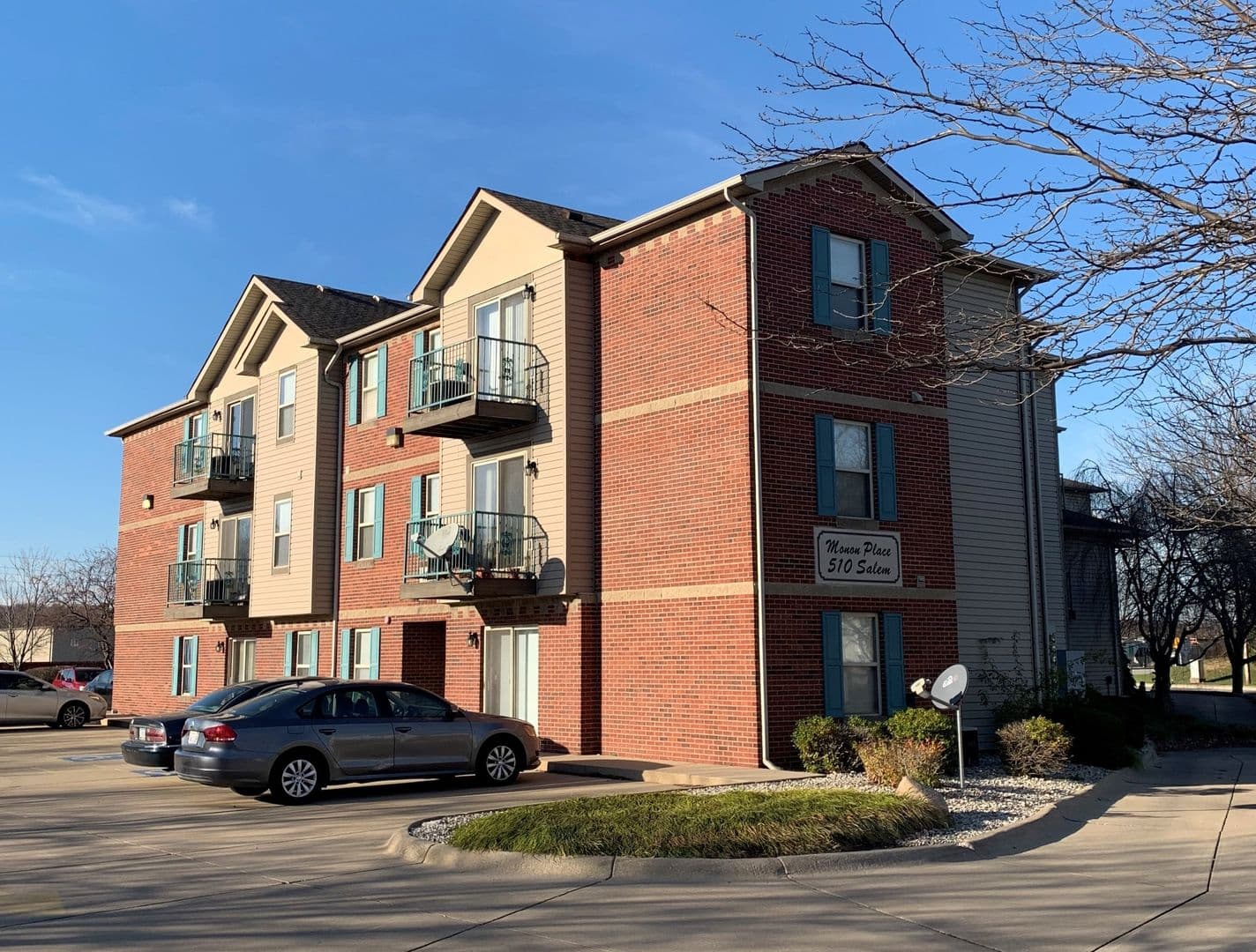 Lafayette Apartment: 510 Salem St.