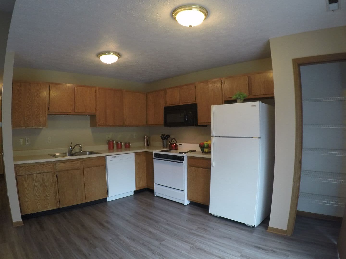 West Lafayette Apartment: 2911 & 2915 Horizon Dr.
