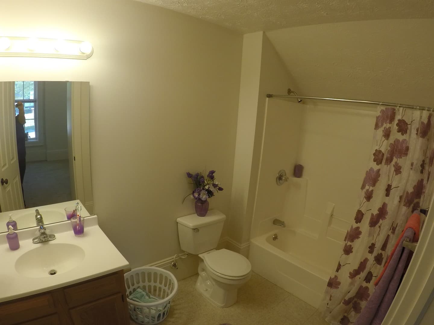 Lafayette Apartment: 220 S. 6th St.