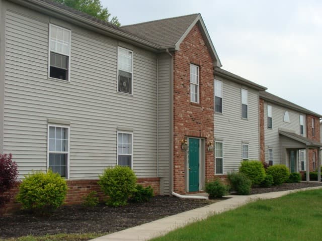 West Lafayette Apartment: 2911 & 2915 Horizon Dr.