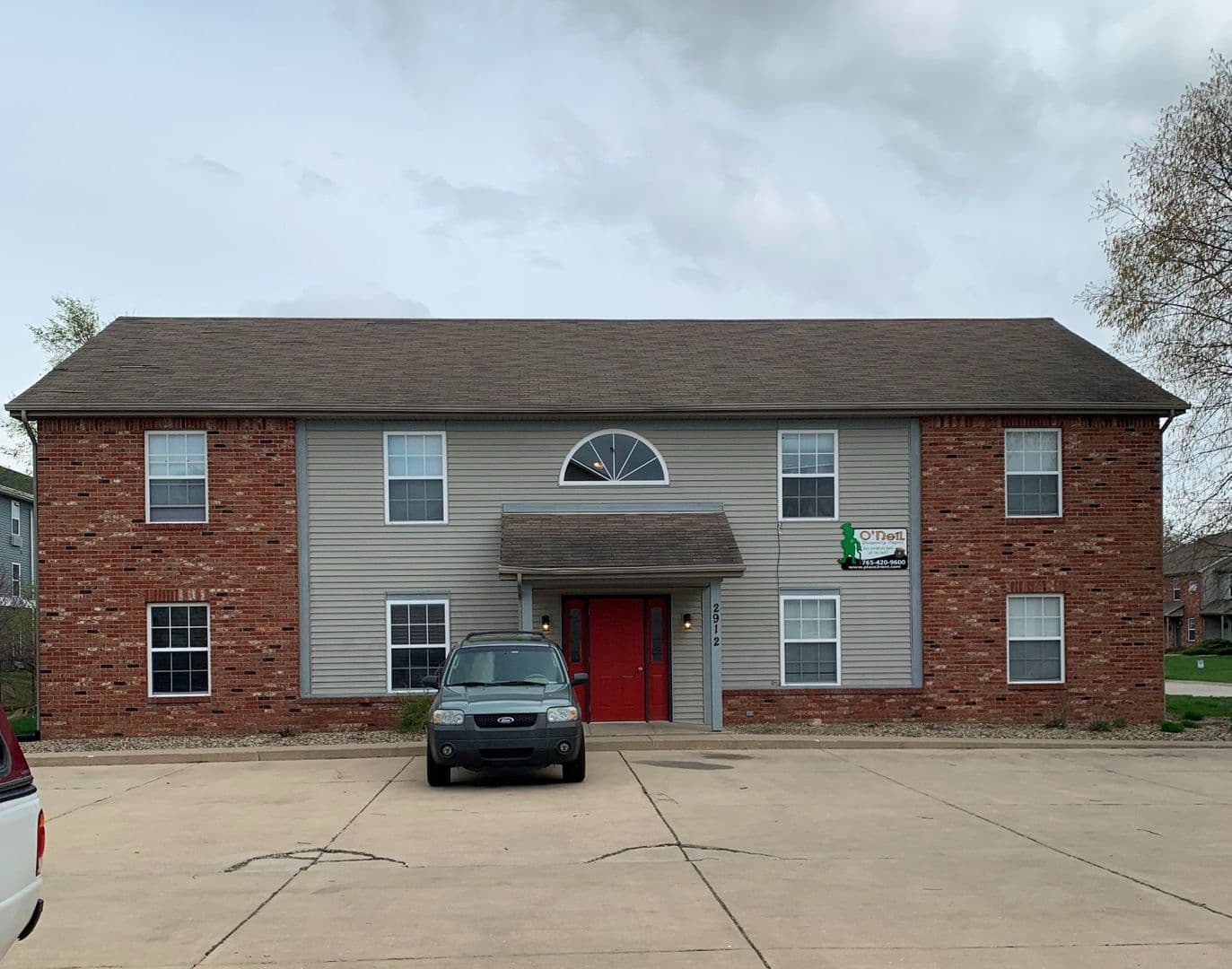 West Lafayette Apartment: 2912, 2916, 2918, 2920 Horizon Dr.