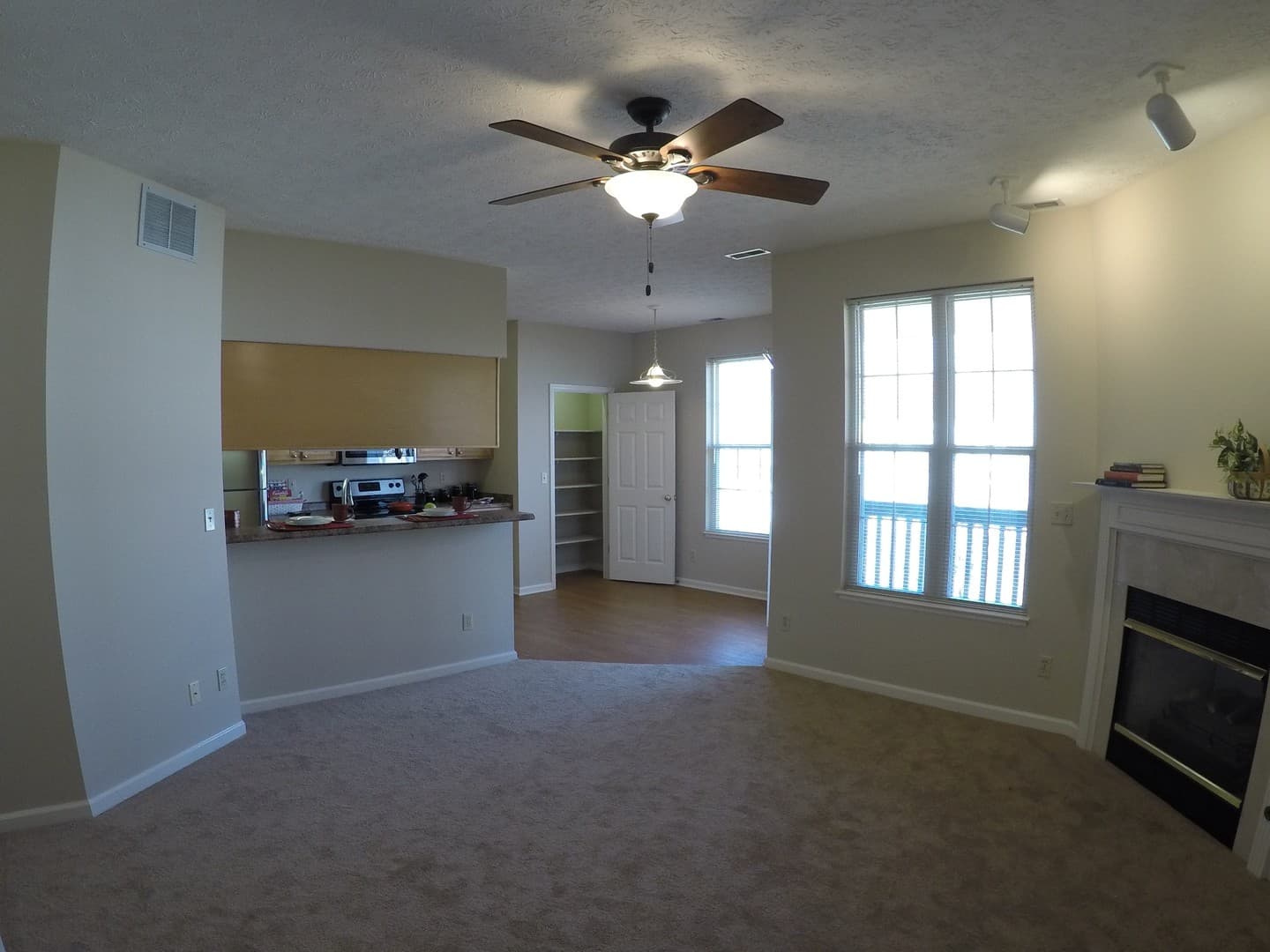 Lafayette Apartment: 500, 505, 506, 511, 512 Portledge Commons Dr.