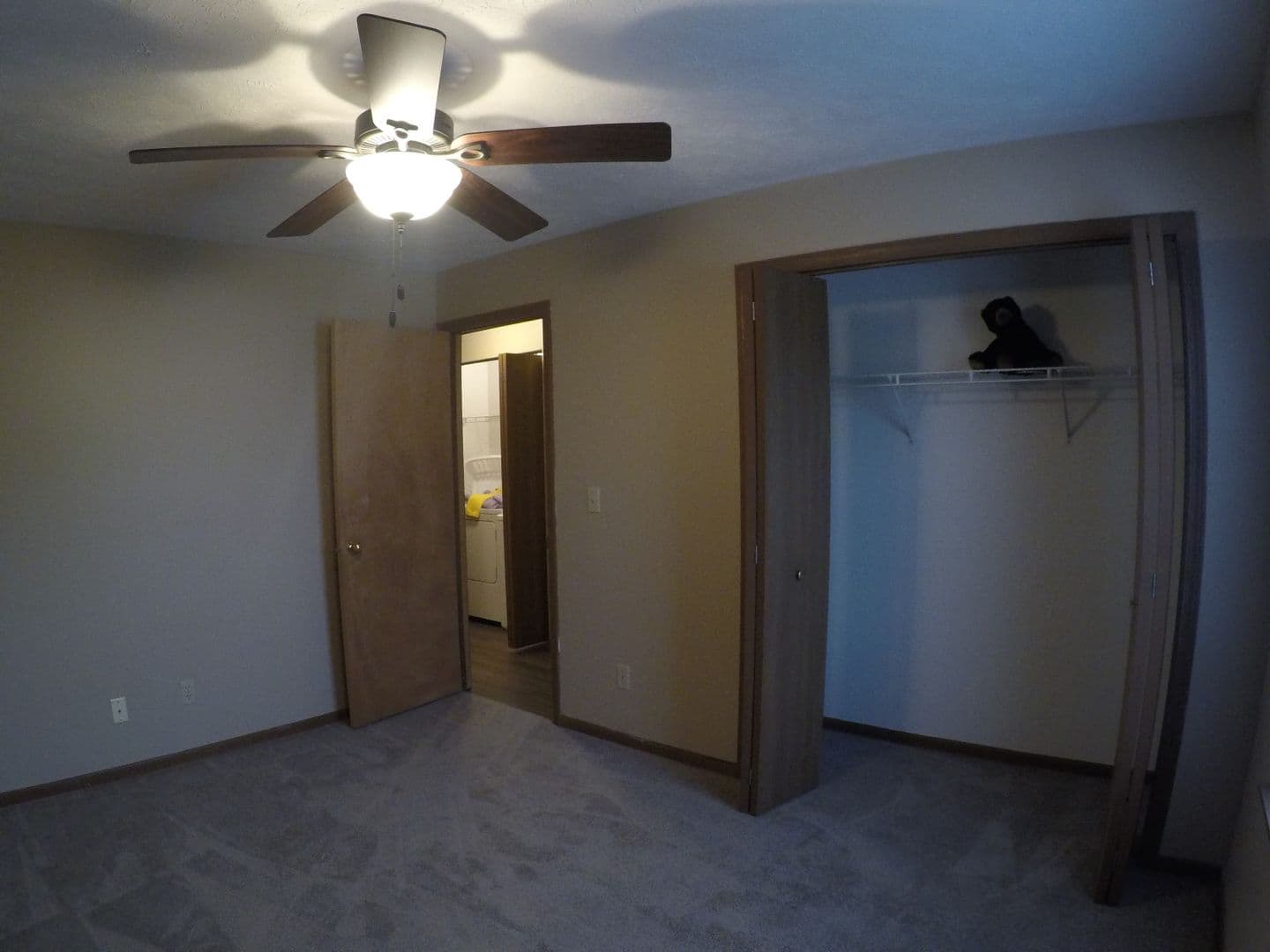 West Lafayette Apartment: 2911 & 2915 Horizon Dr.