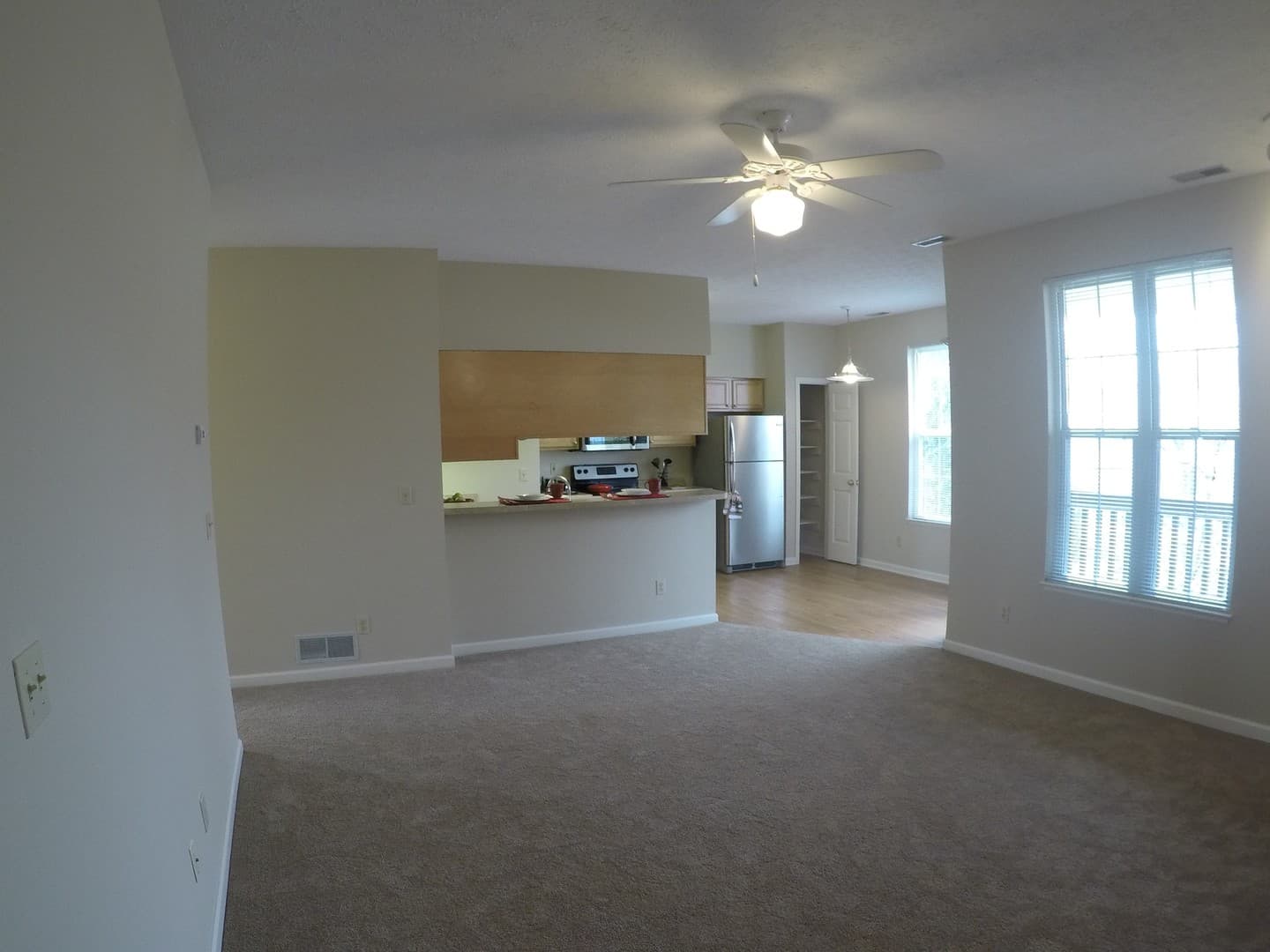 Lafayette Apartment: 500, 505, 506, 511, 512 Portledge Commons Dr.