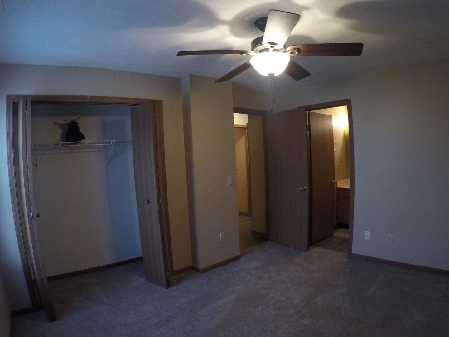West Lafayette Apartment: 2912, 2916, 2918, 2920 Horizon Dr.