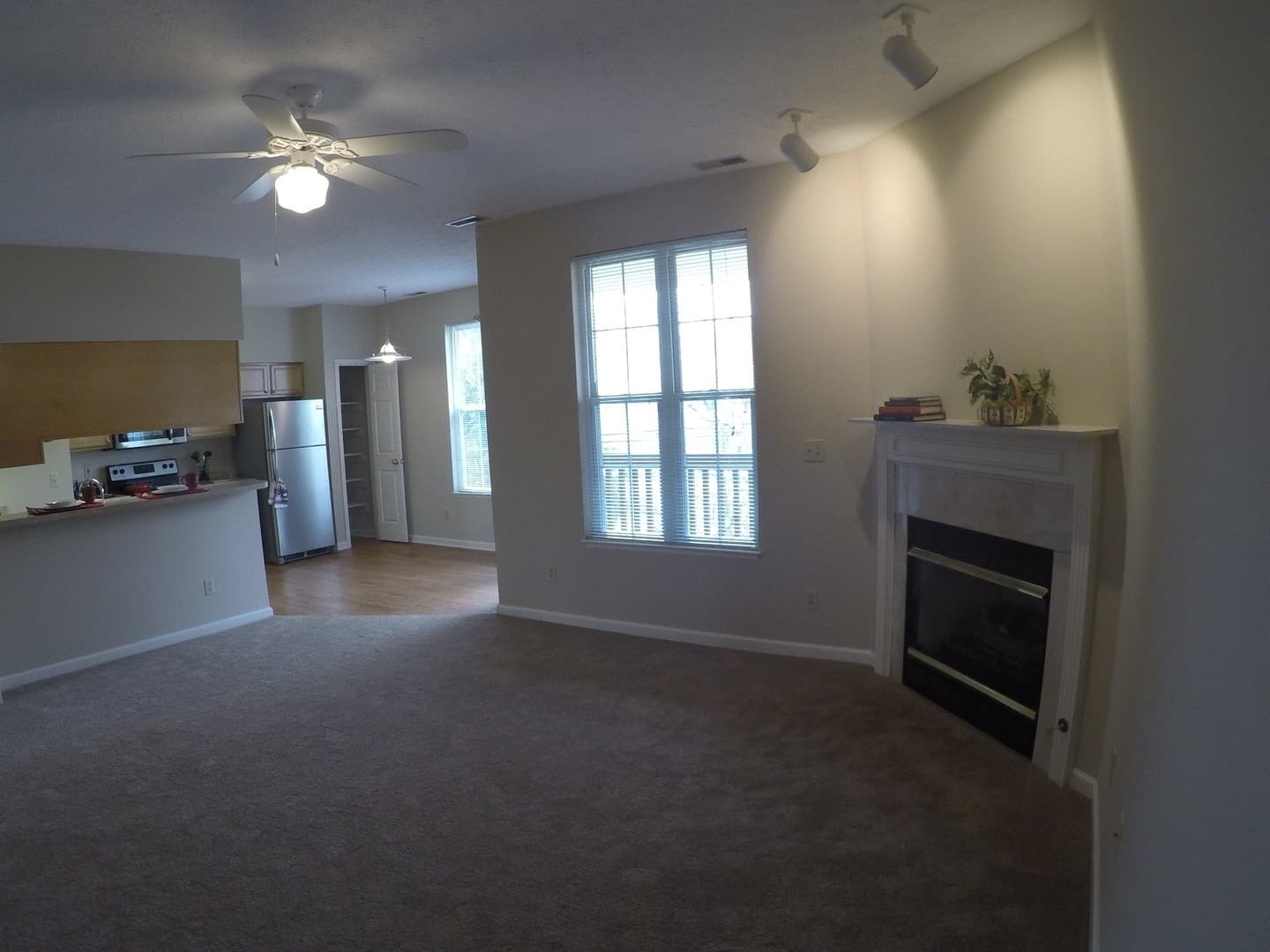 Lafayette Apartment: 500, 505, 506, 511, 512 Portledge Commons Dr.