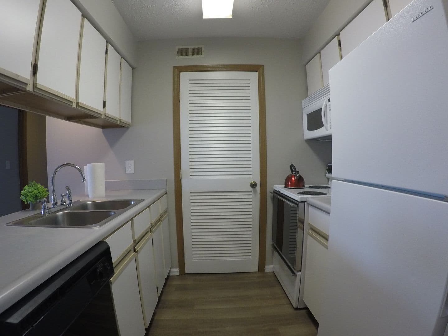 Lafayette Apartment: 809 N 6th St.