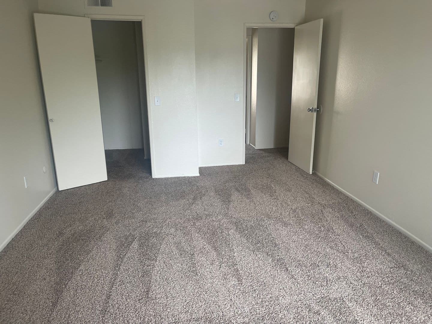Riverside Condo: 4722 Knickerbocker Ln