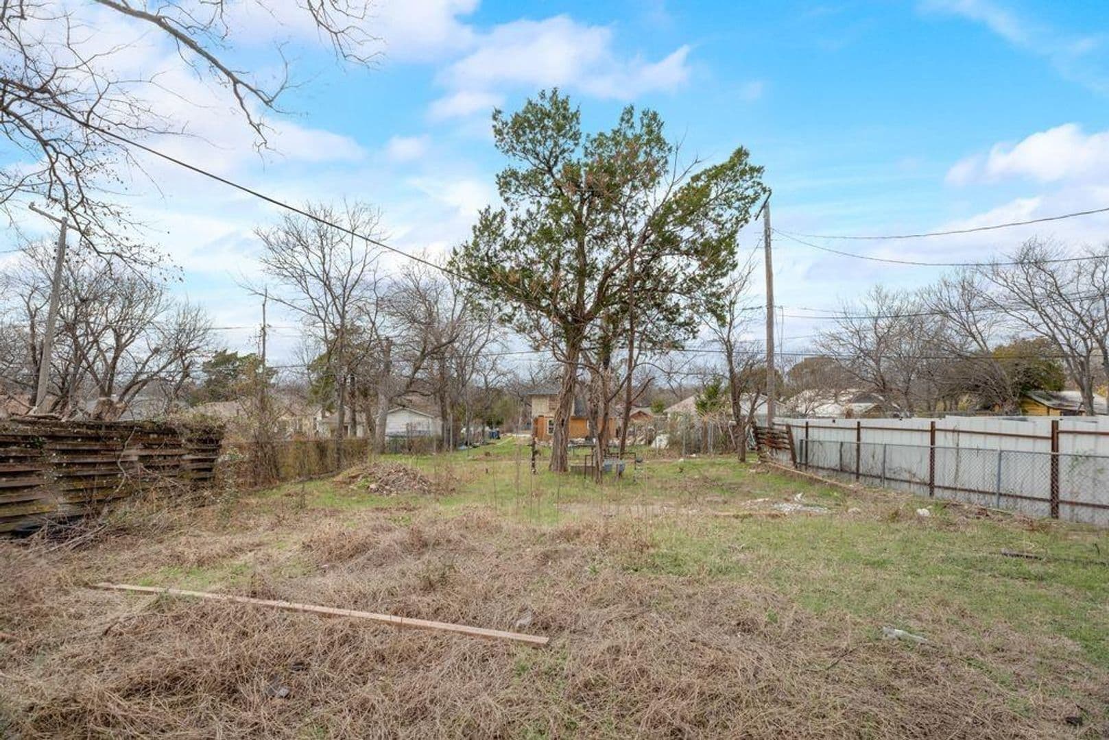 Dallas House: 1915 Alaska Avenue
