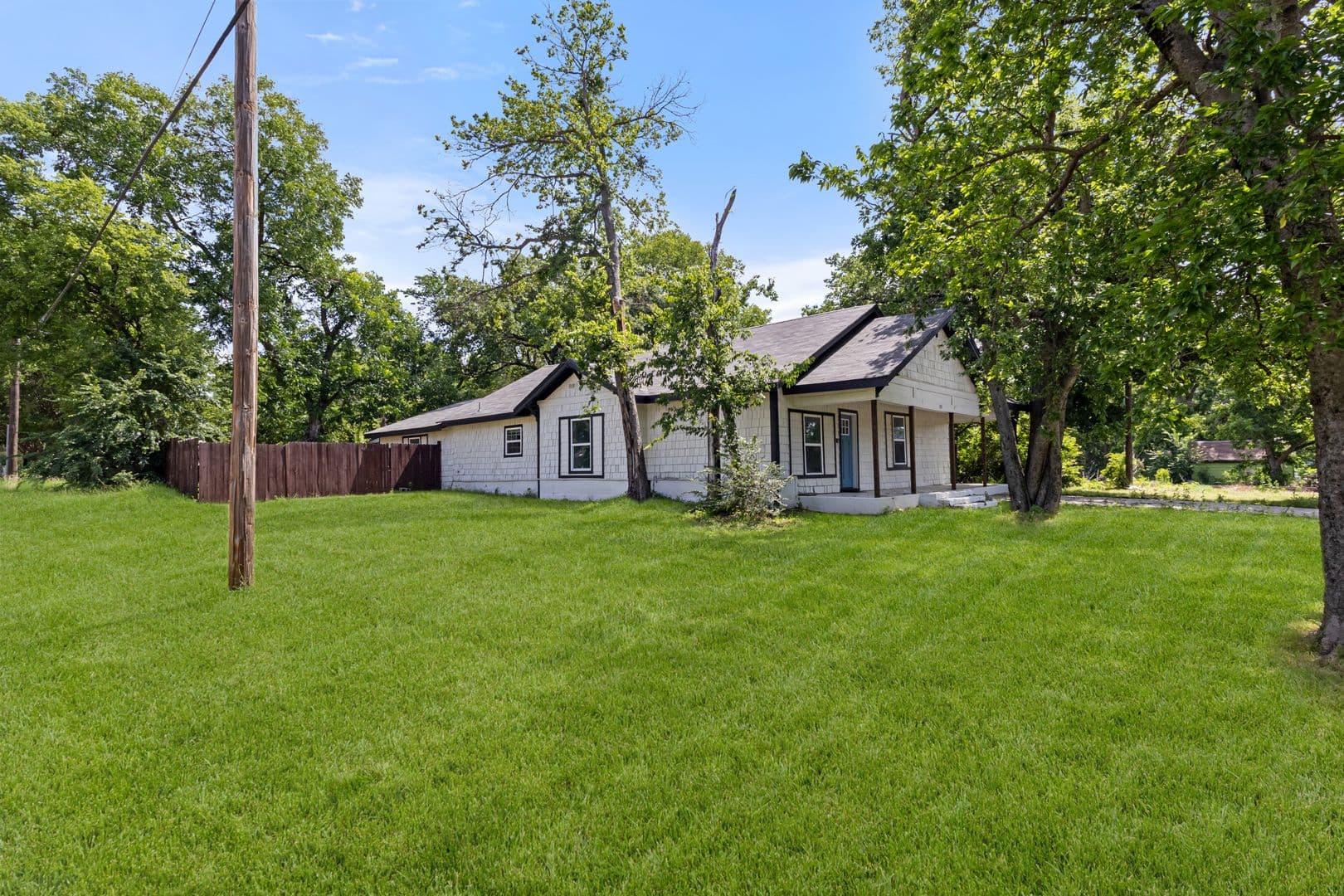 Denison House: 431 W Texas St.