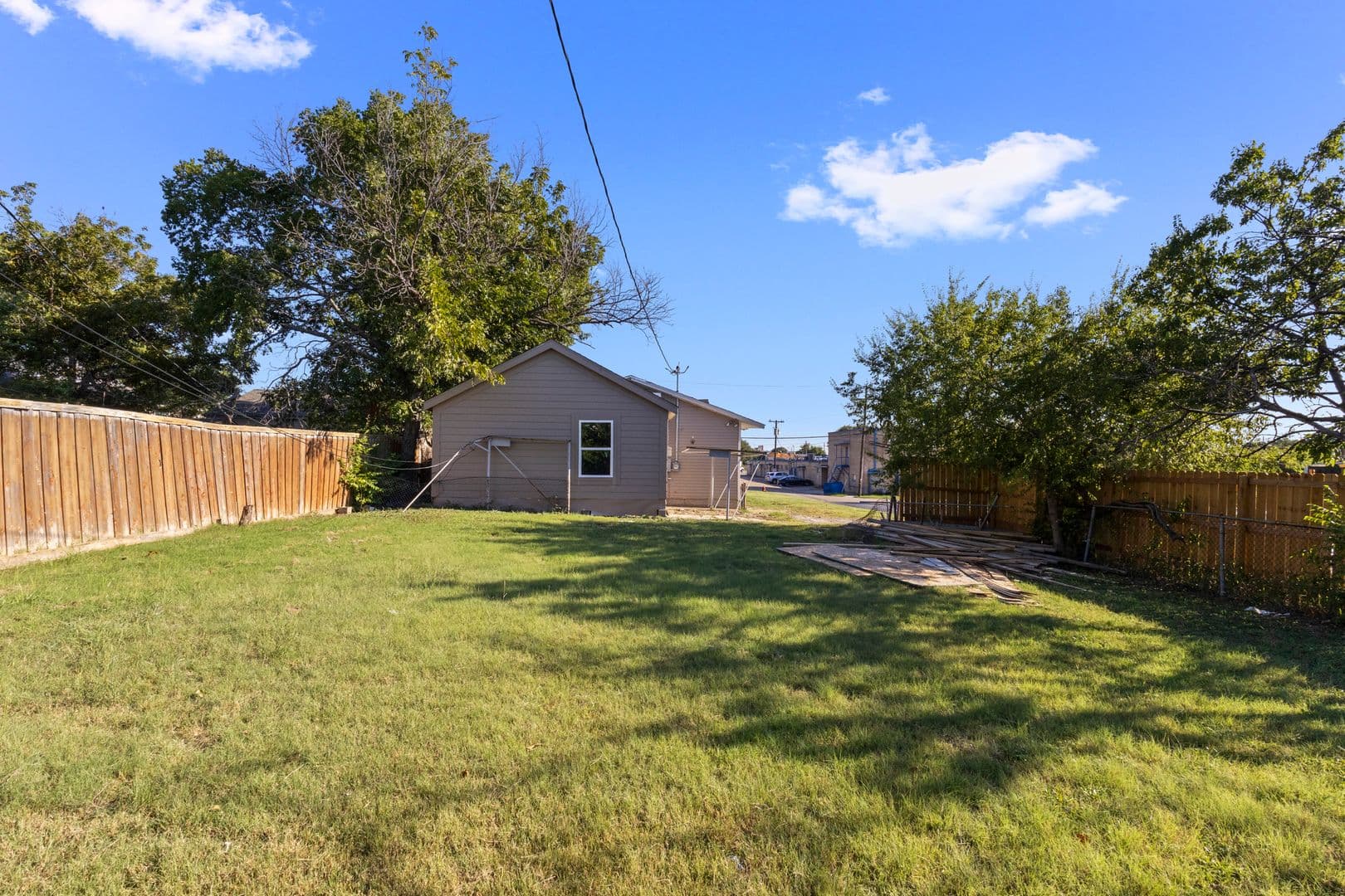 Grand Prairie House: 838 Dalworth St.