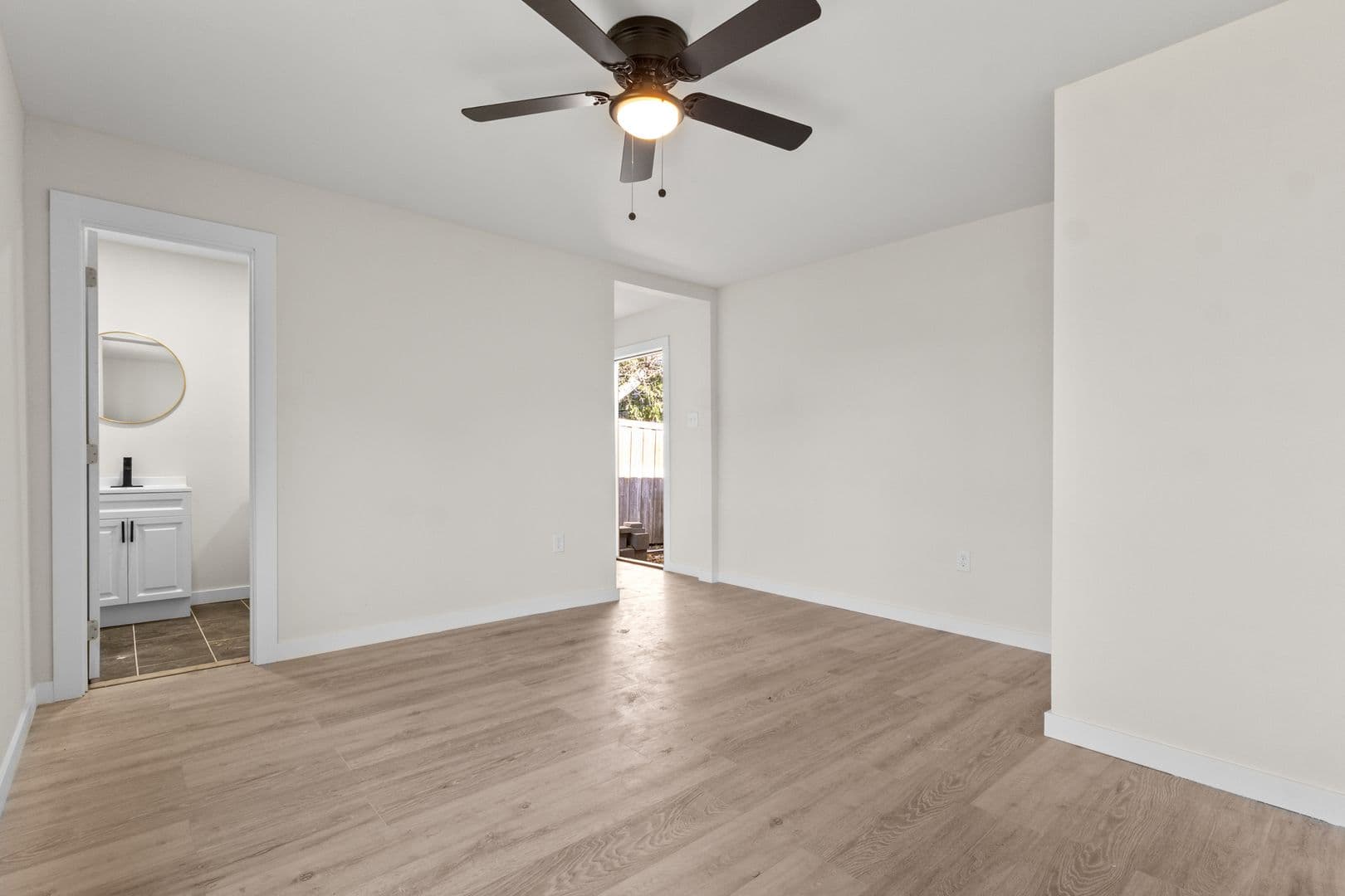 Grand Prairie House: 838 Dalworth St.