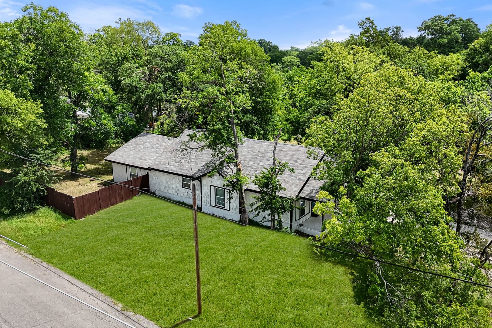 Denison House: 431 W Texas St.