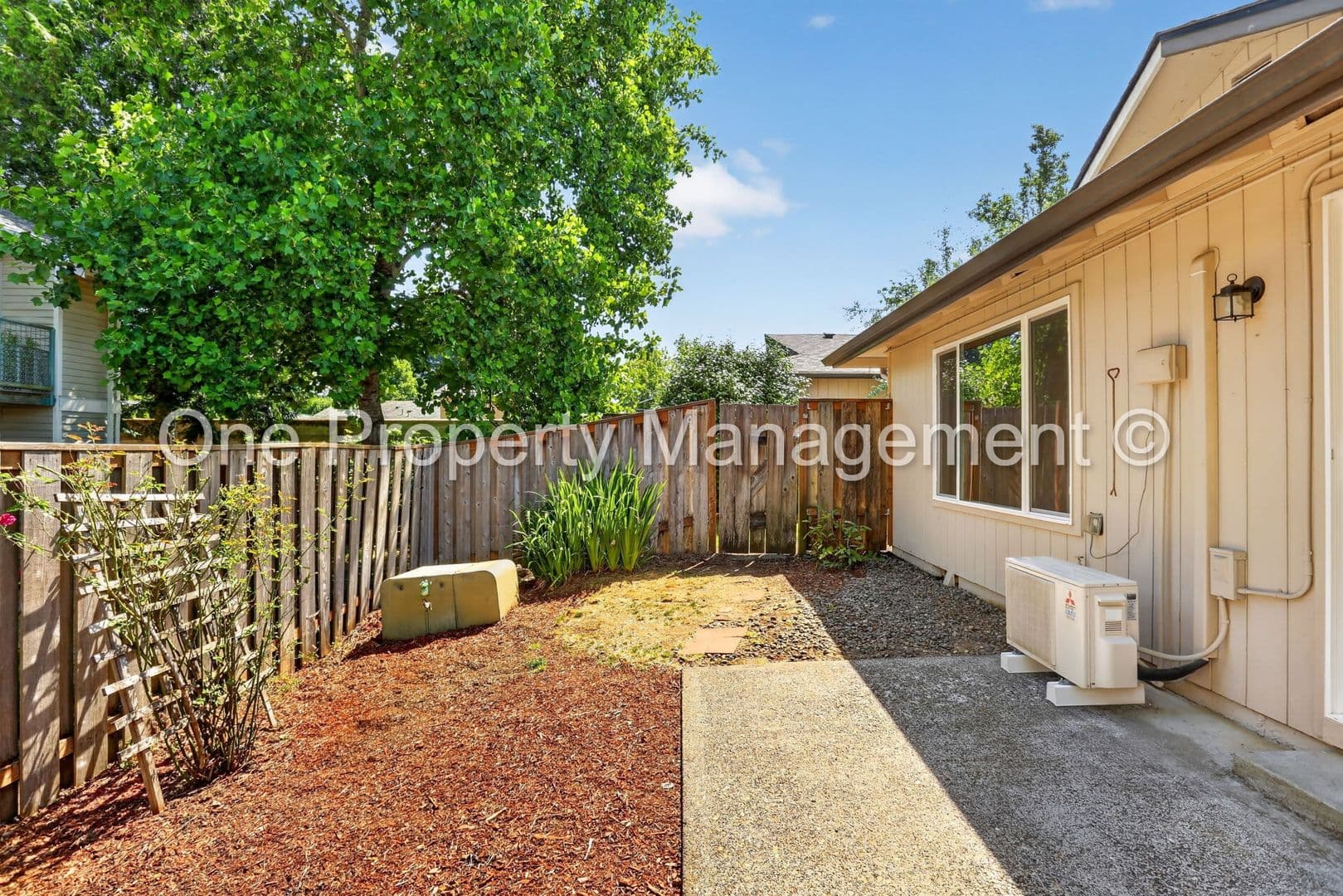 Vancouver Condo: 3738 NE 45th St