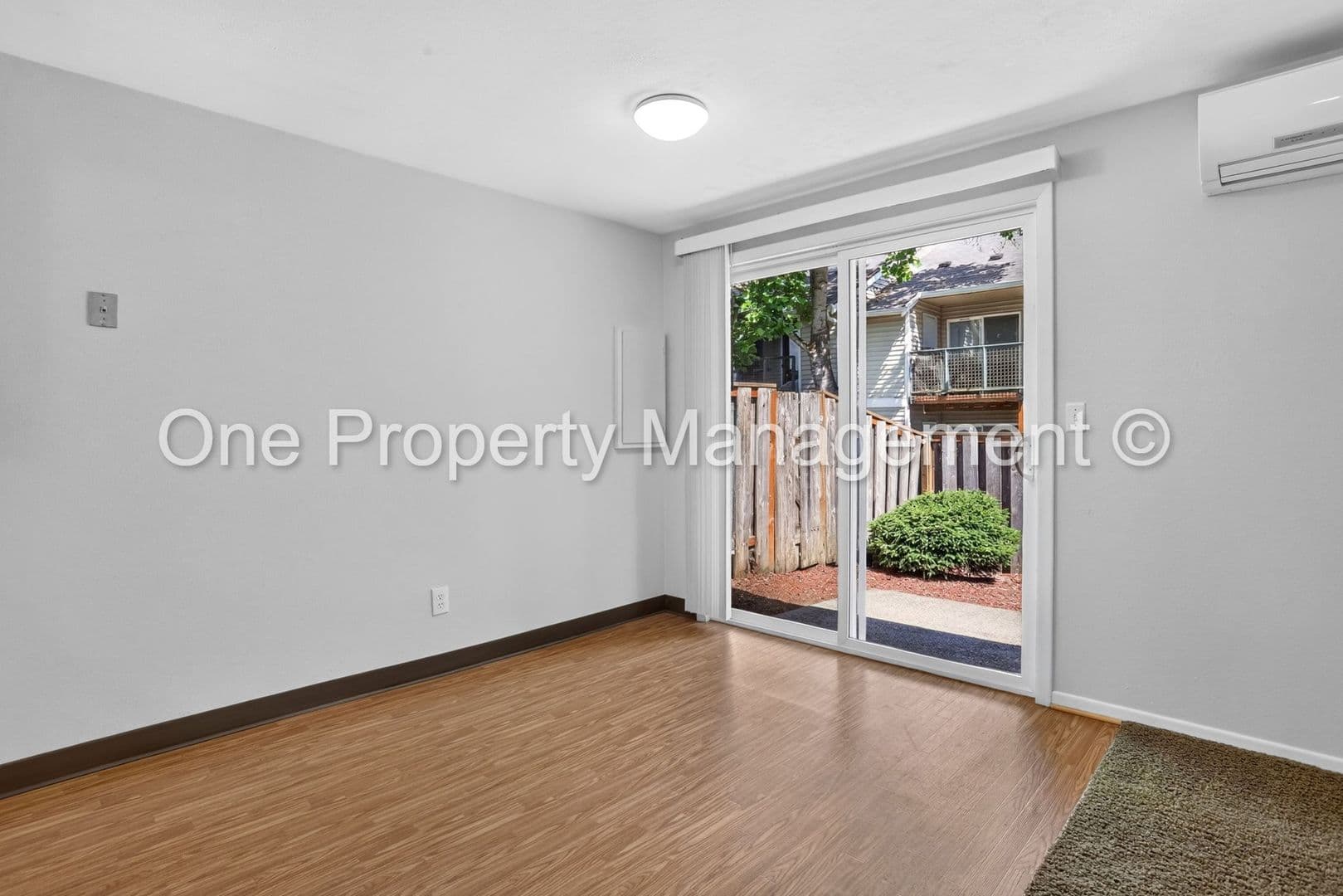 Vancouver Condo: 3738 NE 45th St