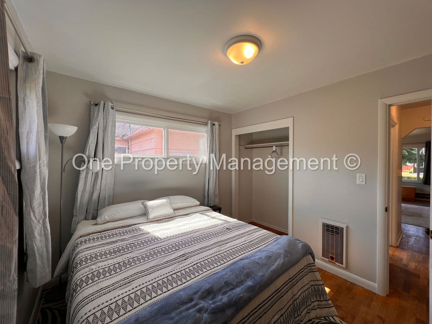 Longview House: 306 Douglas St