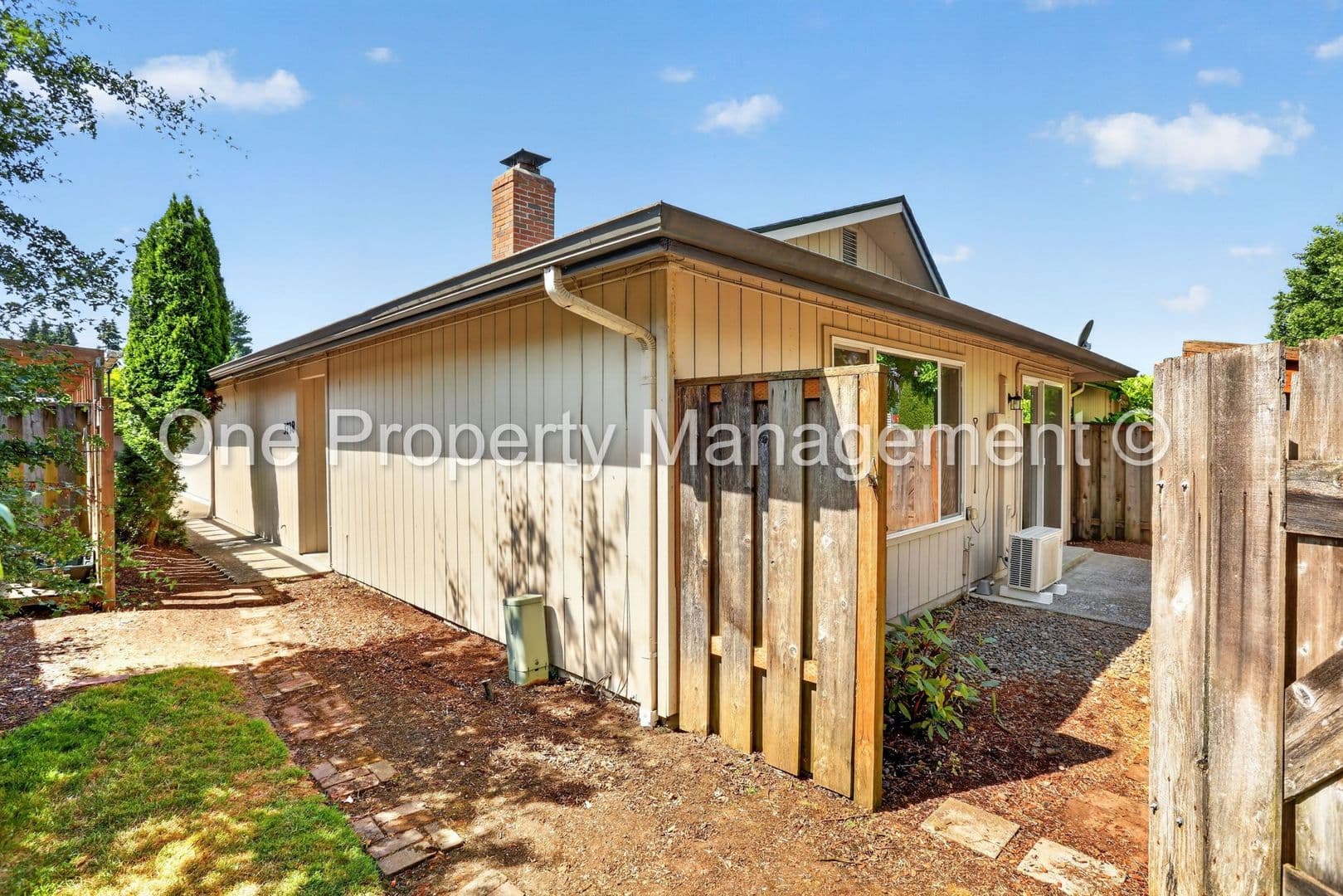Vancouver Condo: 3738 NE 45th St