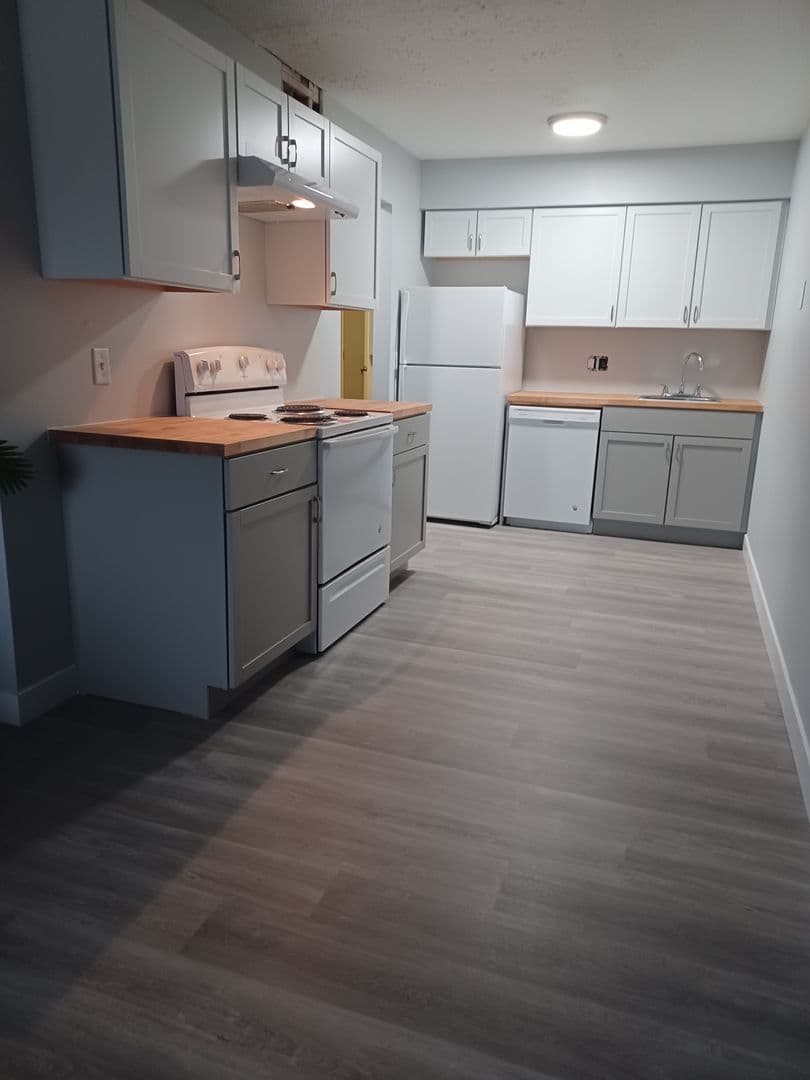 Ankeny Apartment: 1713 NW Pine Road
