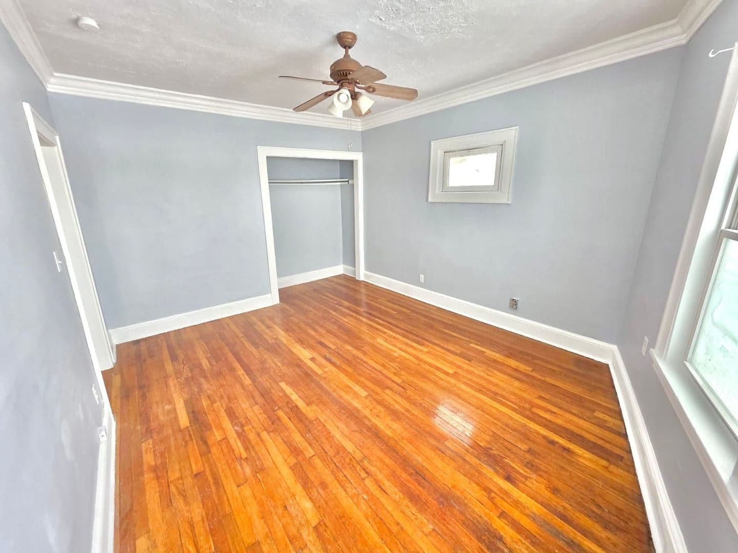 Cleveland Apartment: 11115 Detroit Ave