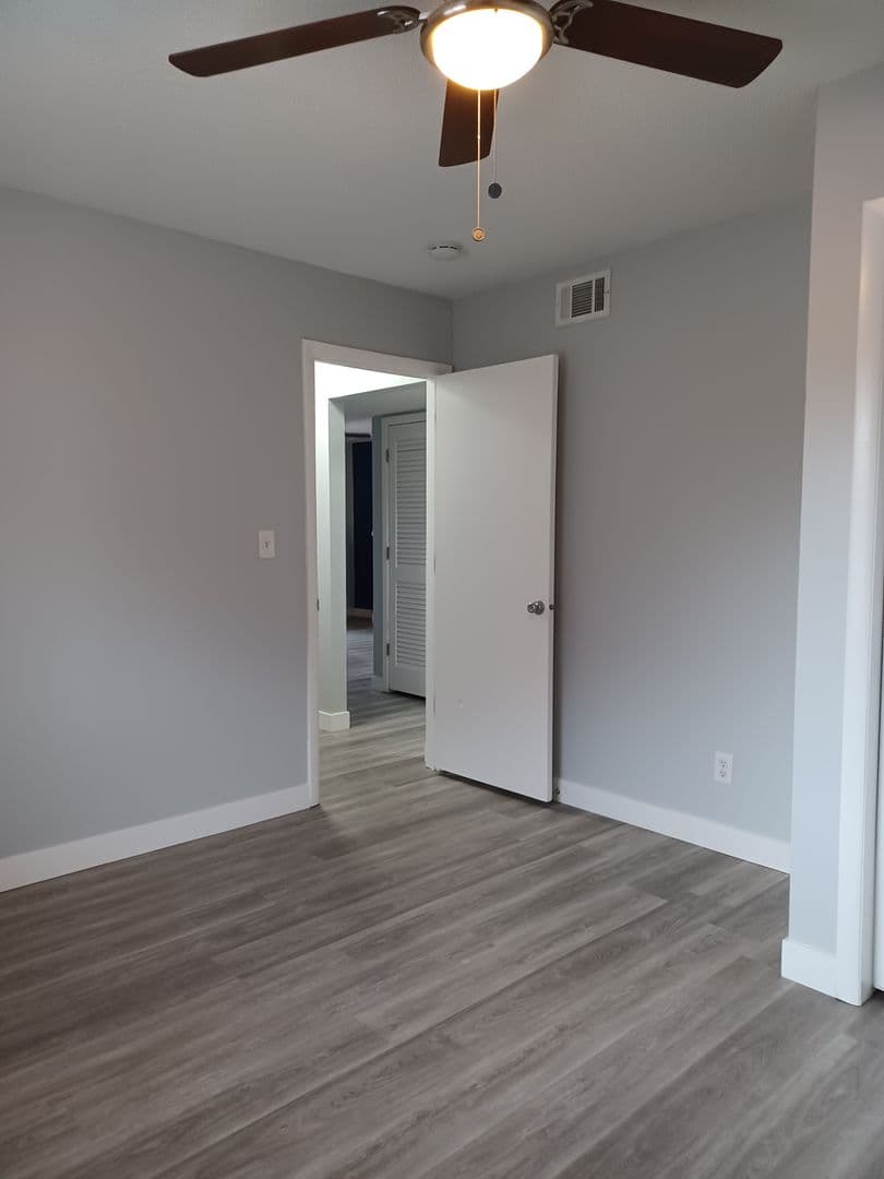 Ankeny Apartment: 1713 NW Pine Road