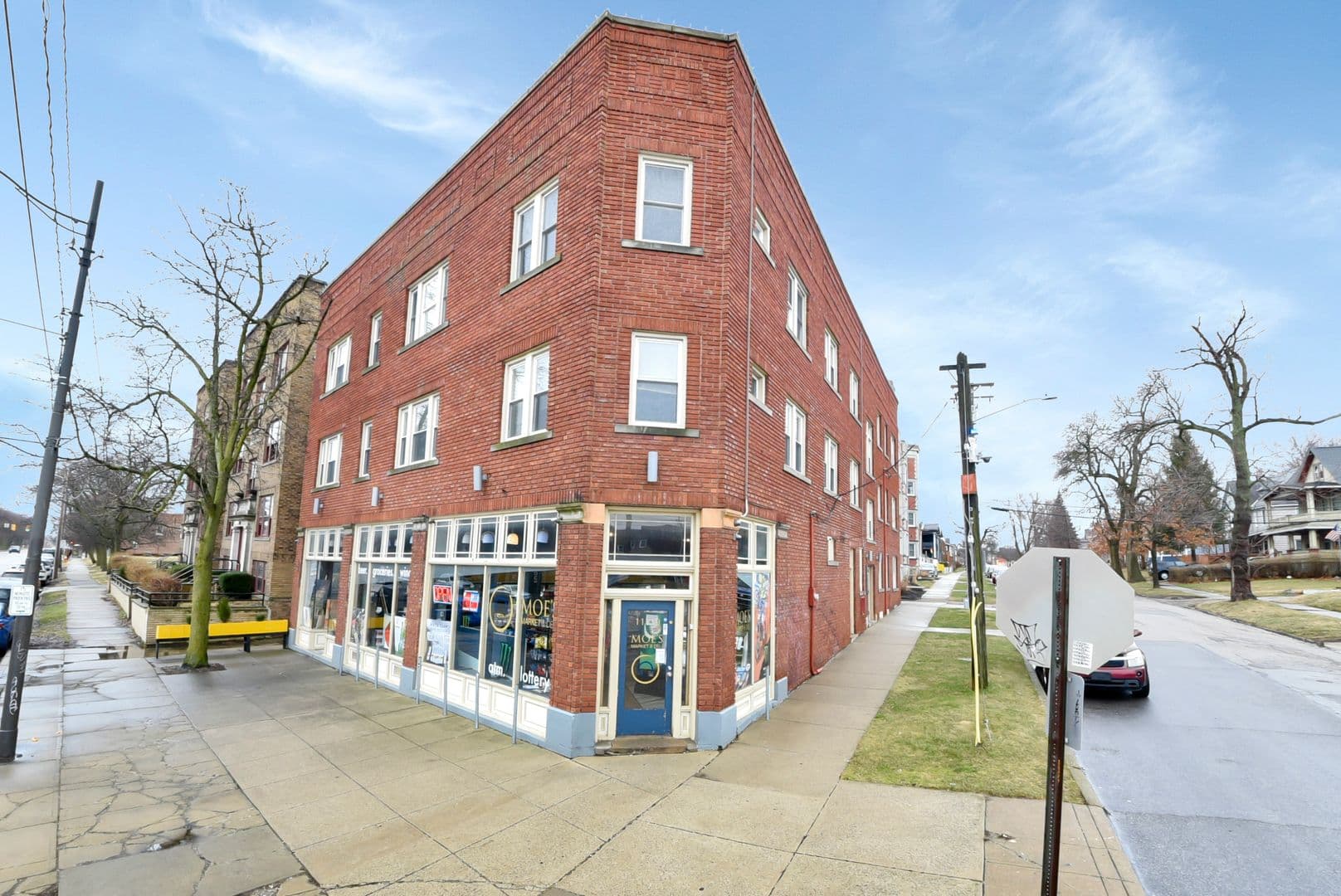 Cleveland Apartment: 11115 Detroit Ave