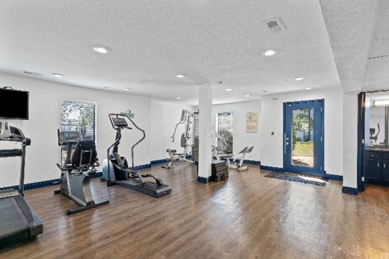 Independence Apartment: 3926 s Redwood Dr