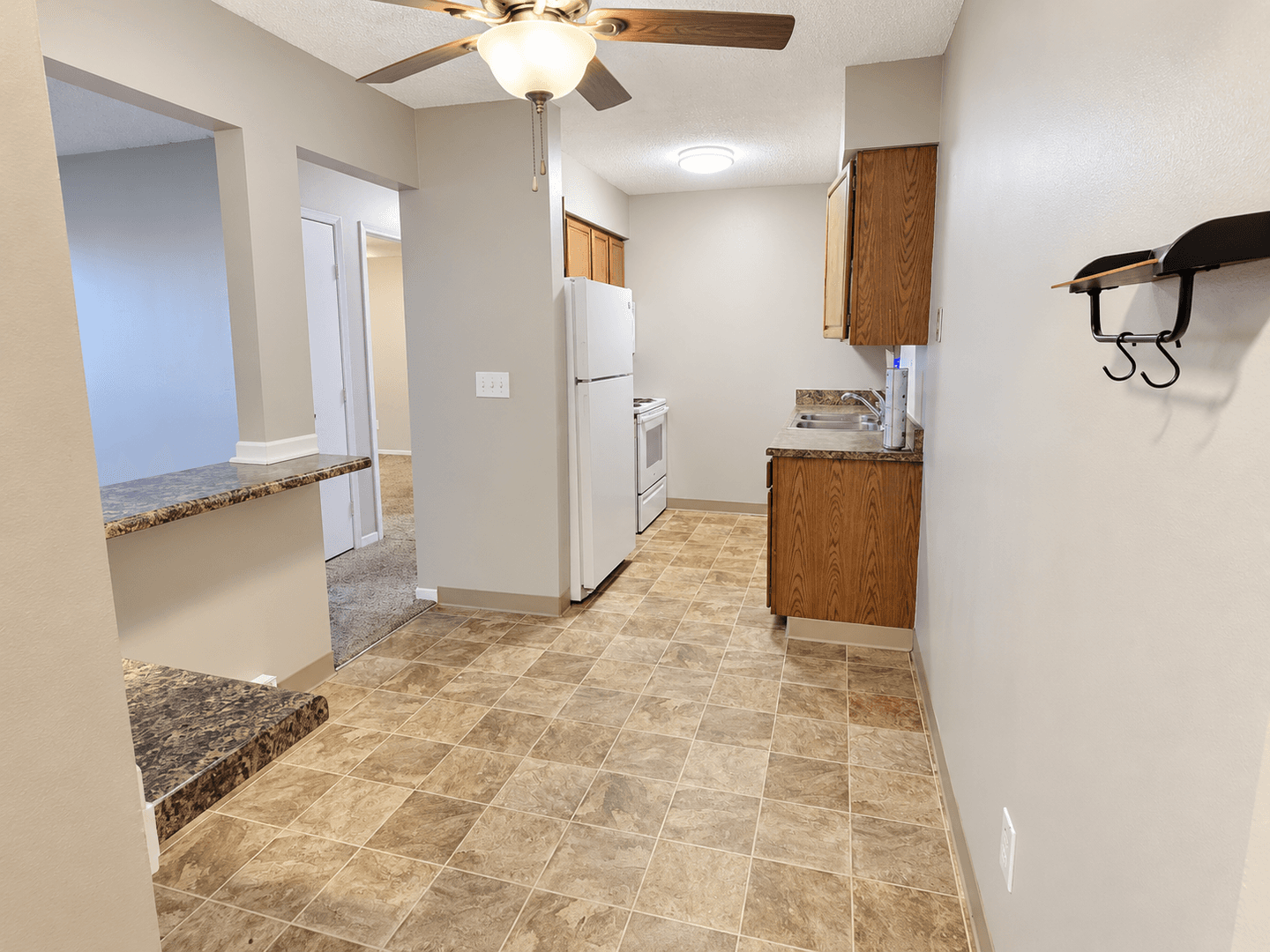 Ankeny Apartment: 1002-1004 SE Belmont Dr