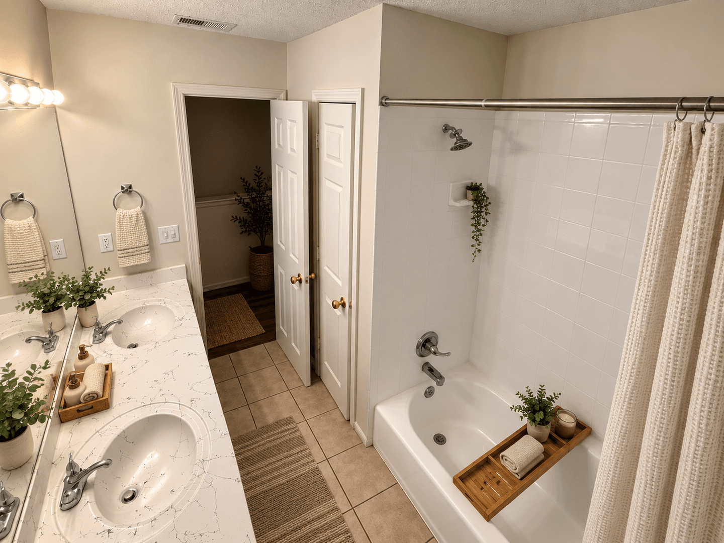 Shawnee Apartment: 10900 Oasis Court