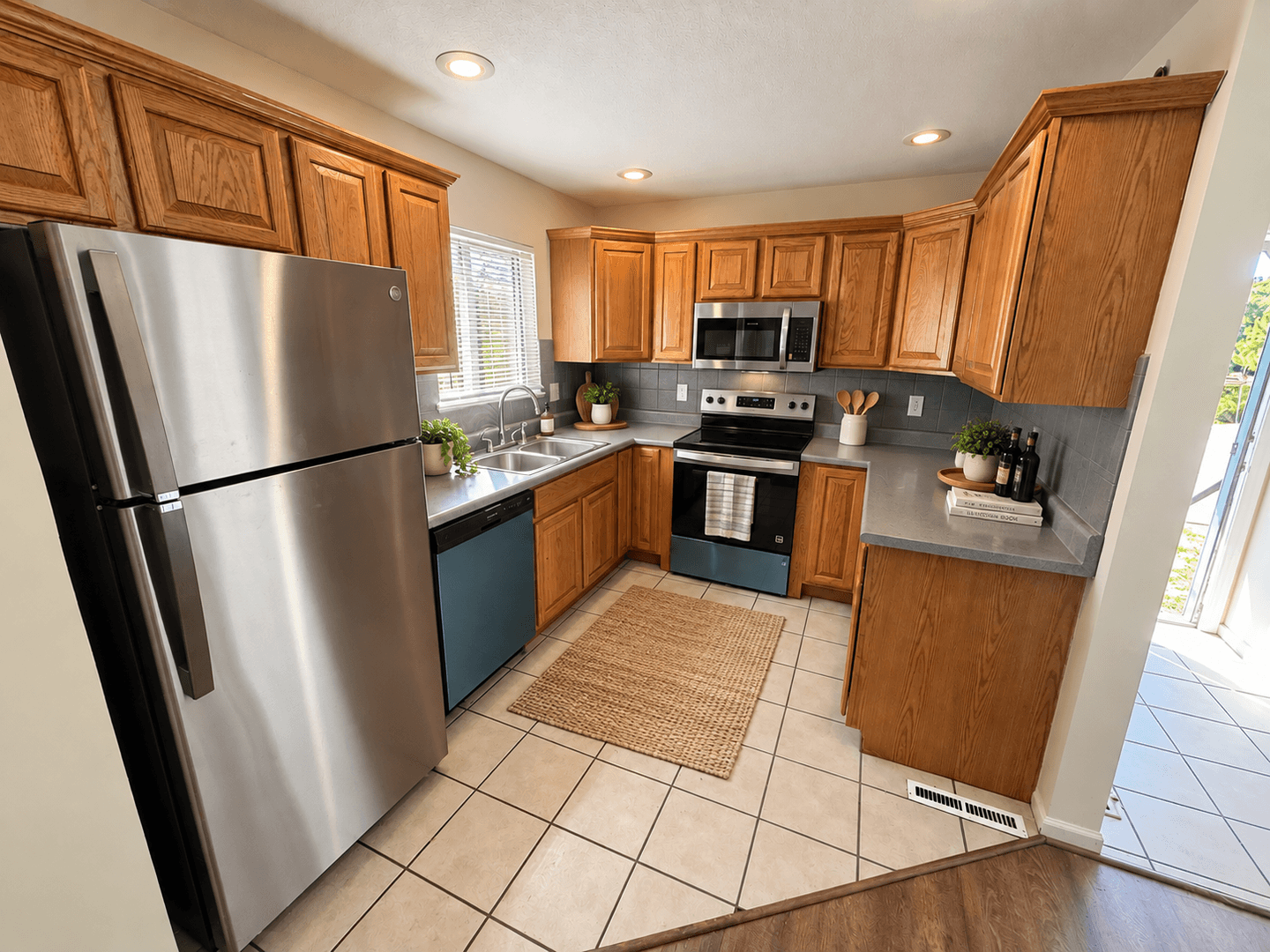 Shawnee Apartment: 10900 Oasis Court