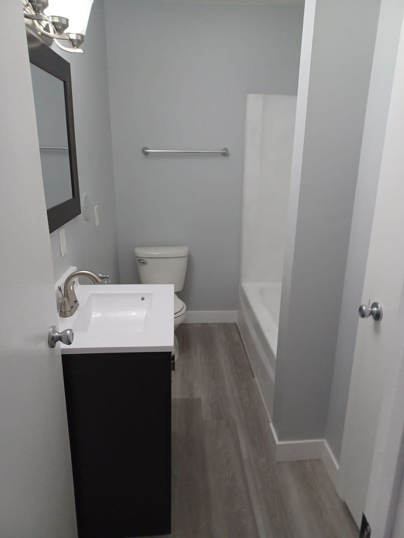 Ankeny Apartment: 1713 NW Pine Road