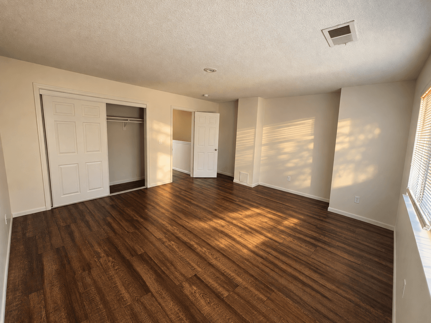 Shawnee Apartment: 10900 Oasis Court