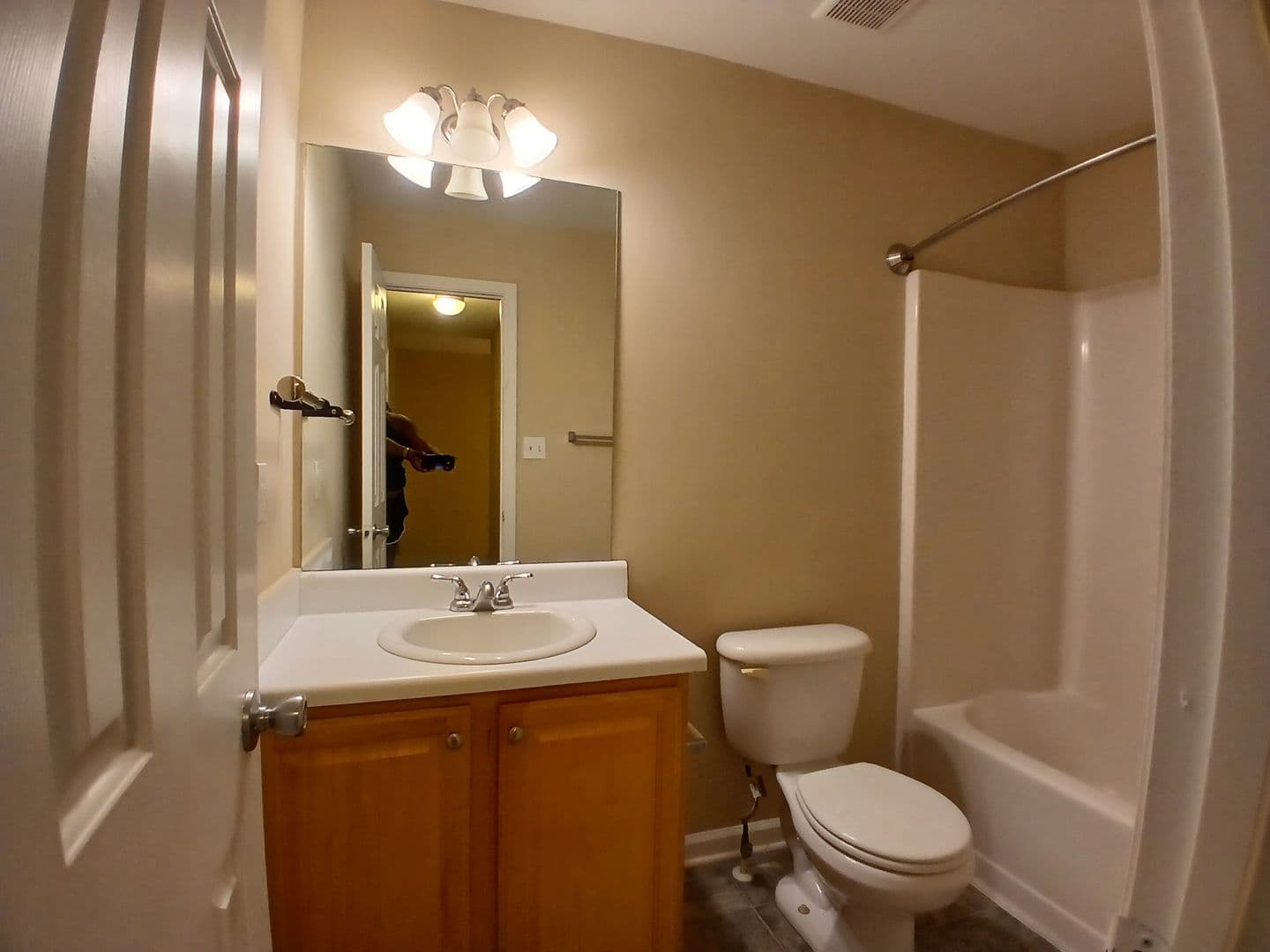 Hampton House: 1742 Fielding Way