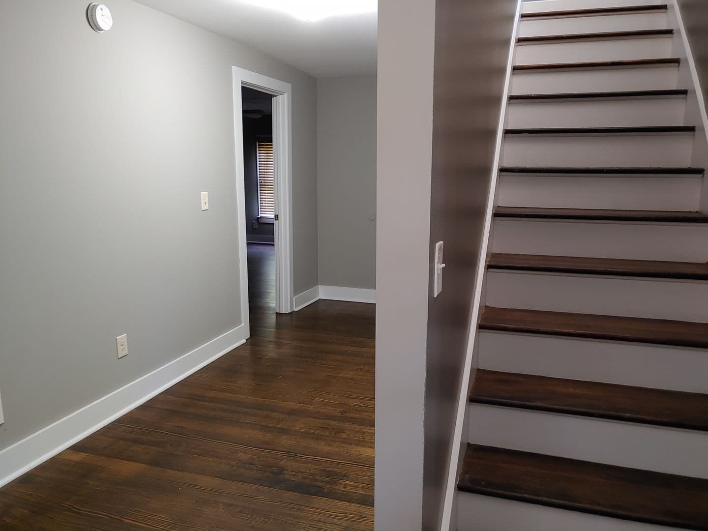 Atlanta House: 728 Queen St