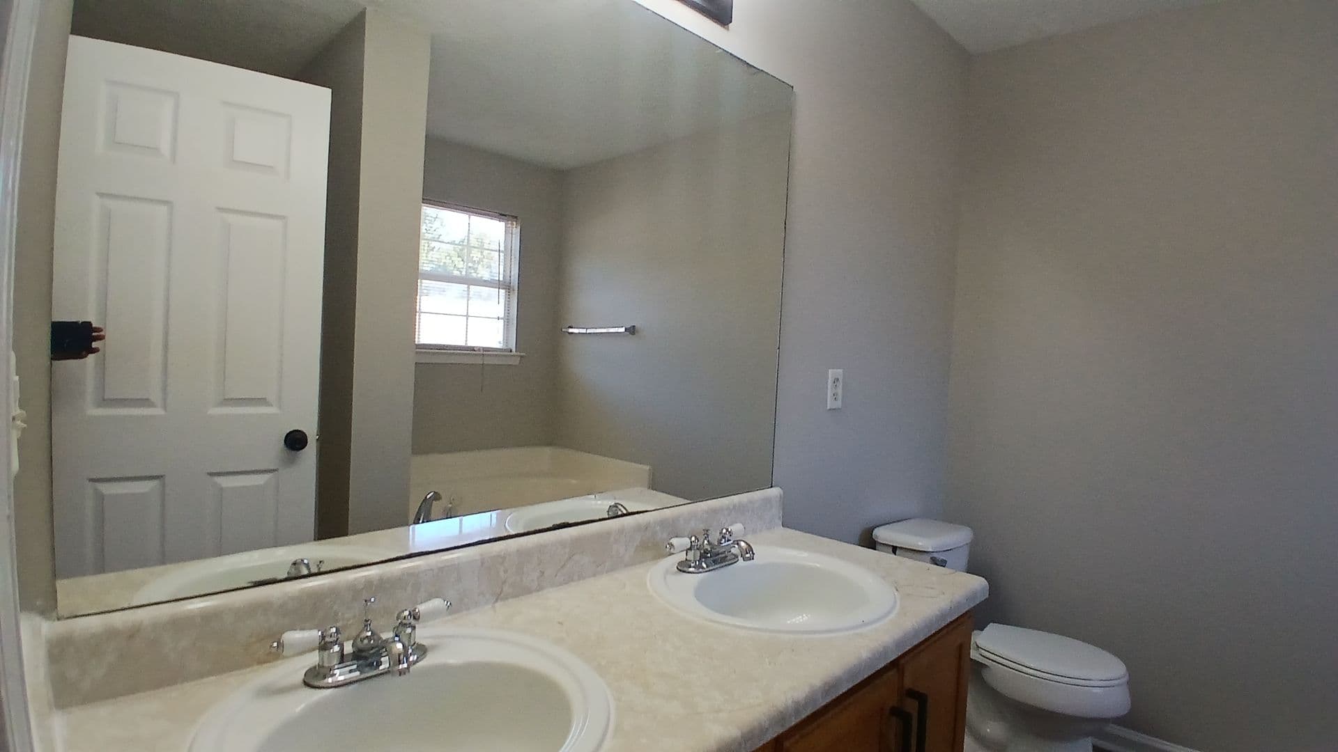 Union City House: 7900 Four Oaks Court