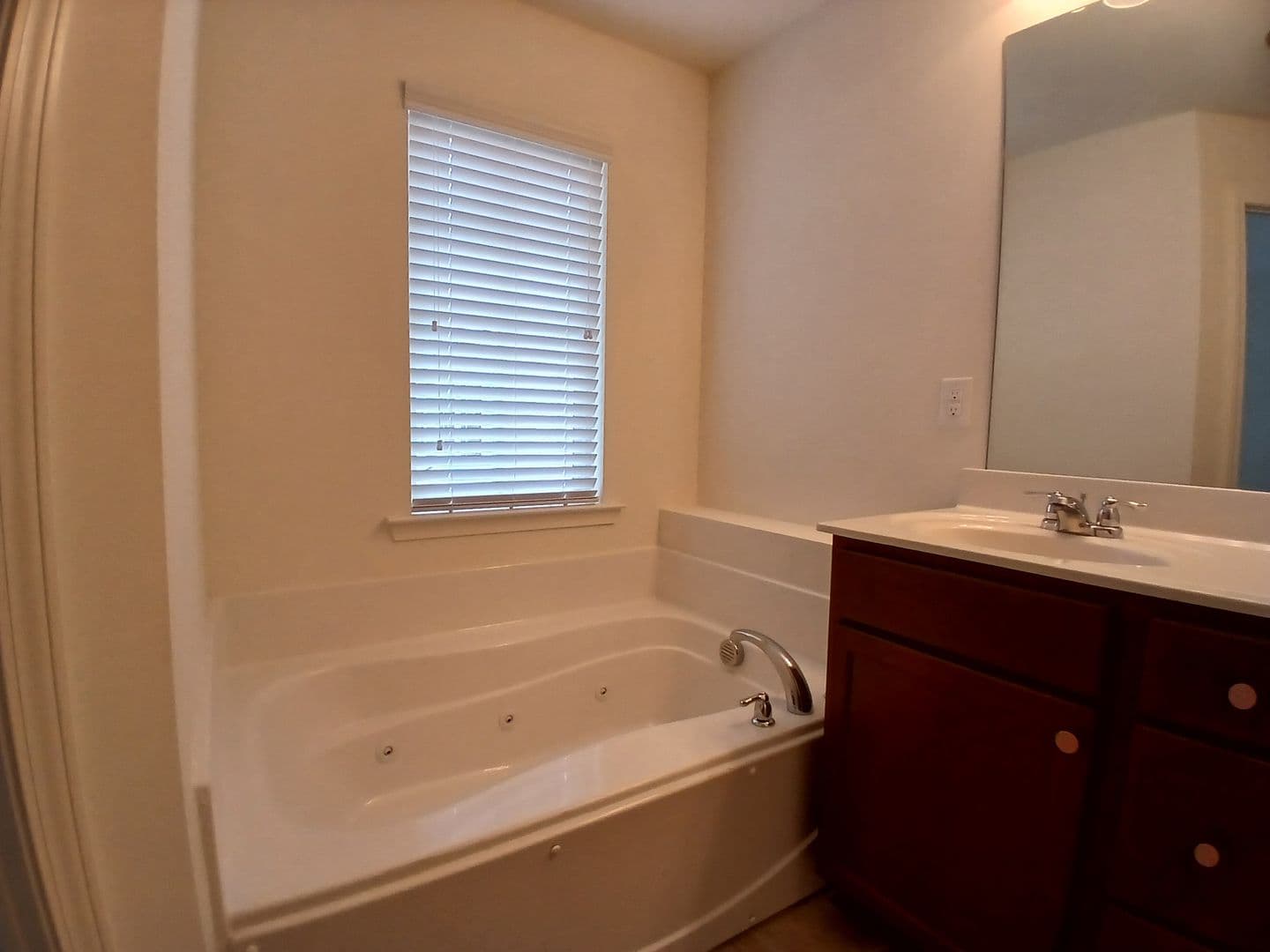 Fairburn House: 5531 Radford Loop