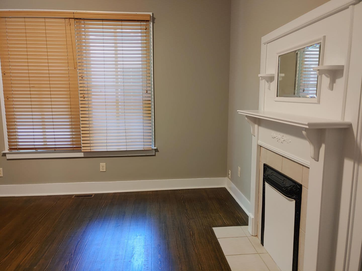 Atlanta House: 728 Queen St