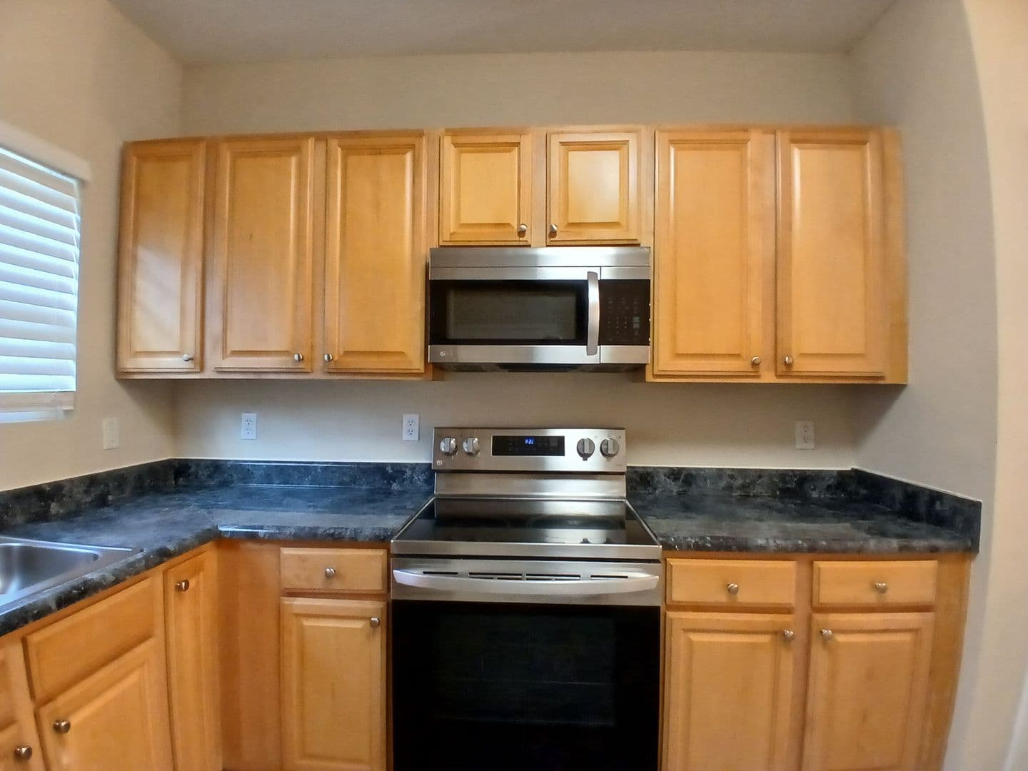 Hampton House: 1742 Fielding Way