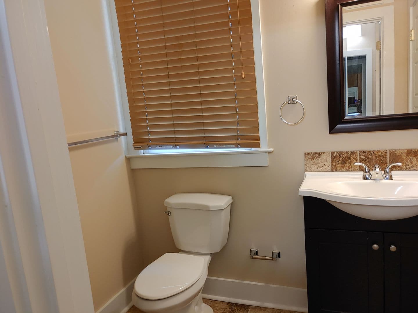 Atlanta House: 728 Queen St