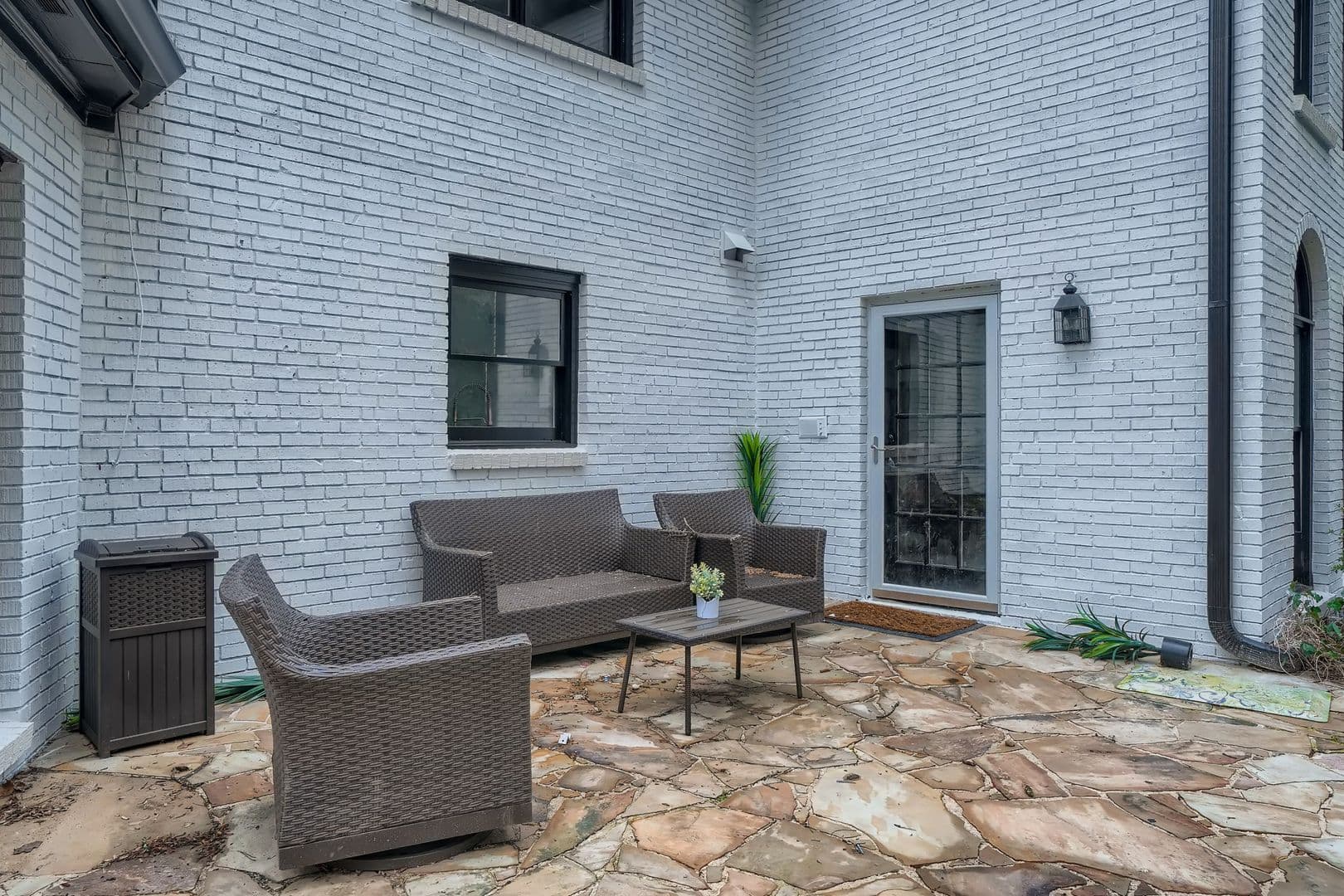 Atlanta House: 425 Ferry Lndg