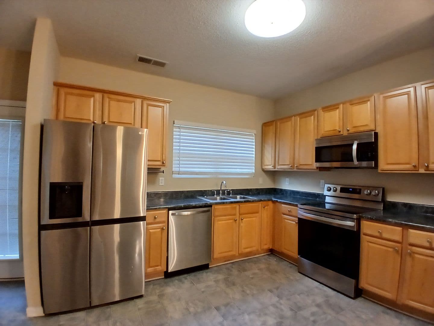Hampton House: 1742 Fielding Way
