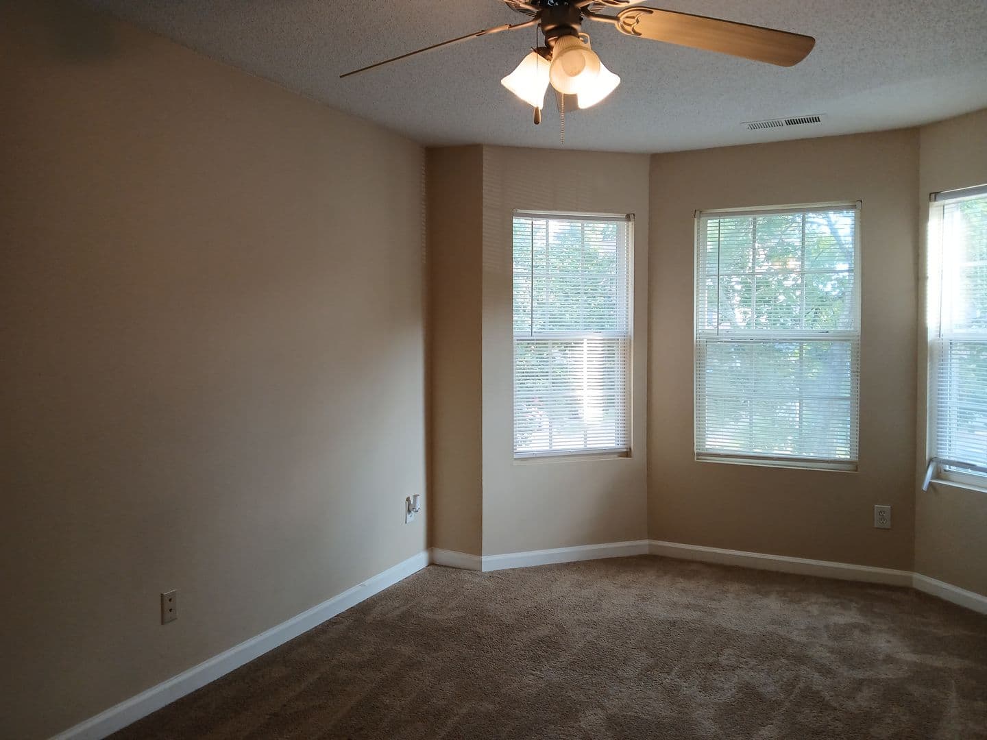 Hampton House: 1742 Fielding Way
