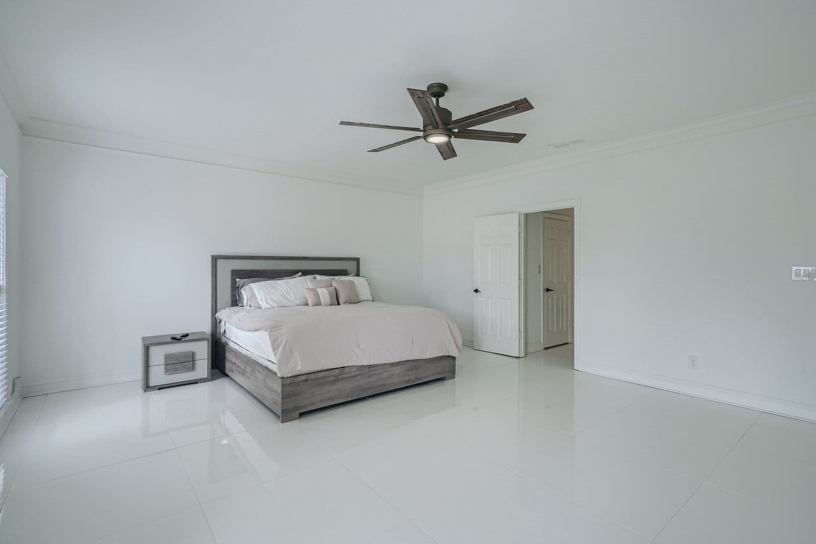 Atlanta House: 425 Ferry Lndg