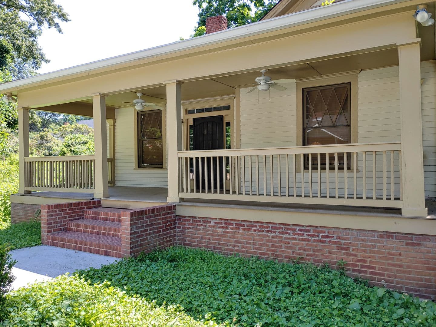 Atlanta House: 728 Queen St