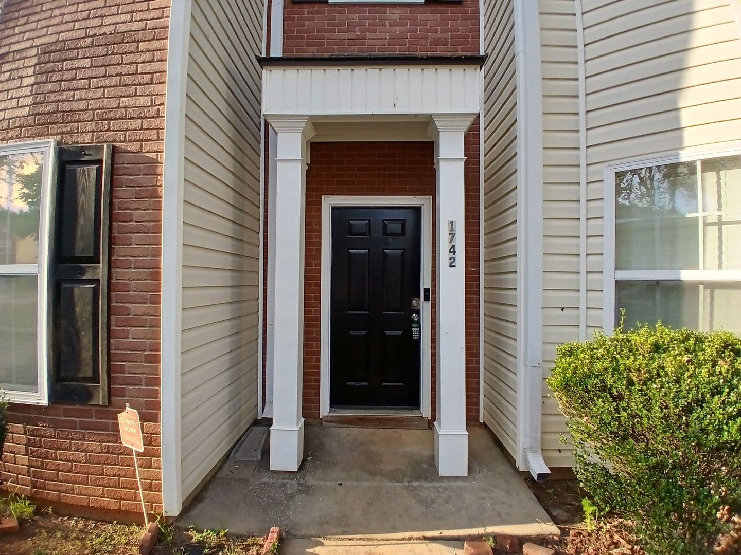 Hampton House: 1742 Fielding Way