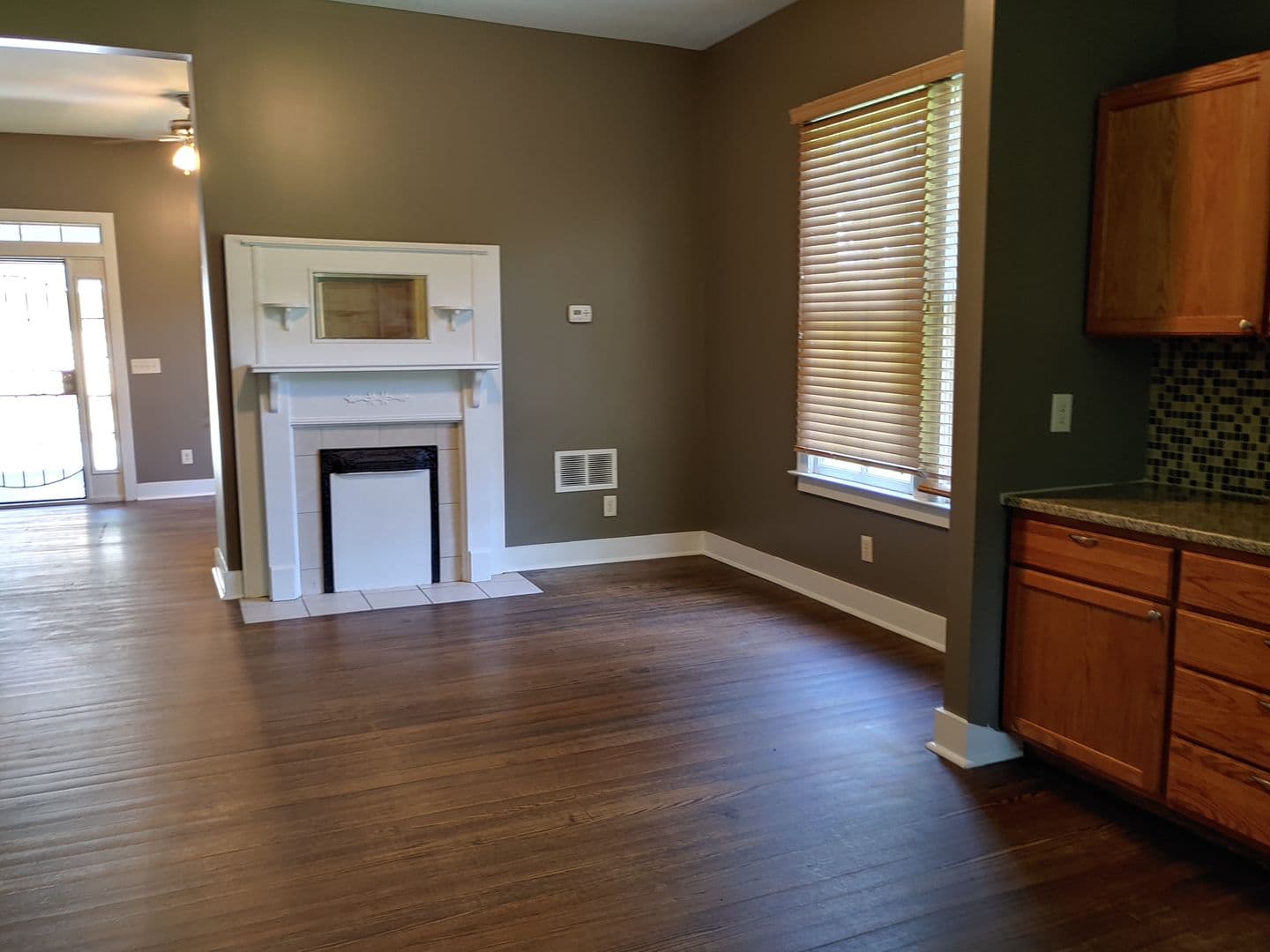 Atlanta House: 728 Queen St