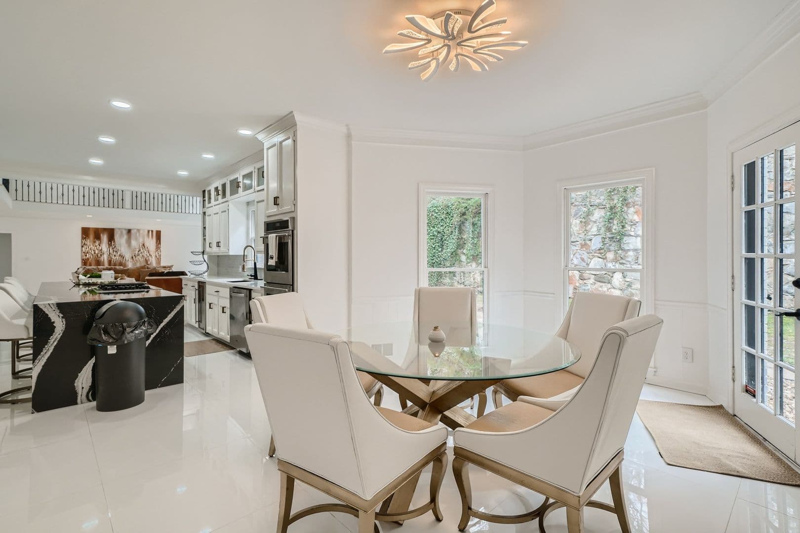 Atlanta House: 425 Ferry Lndg